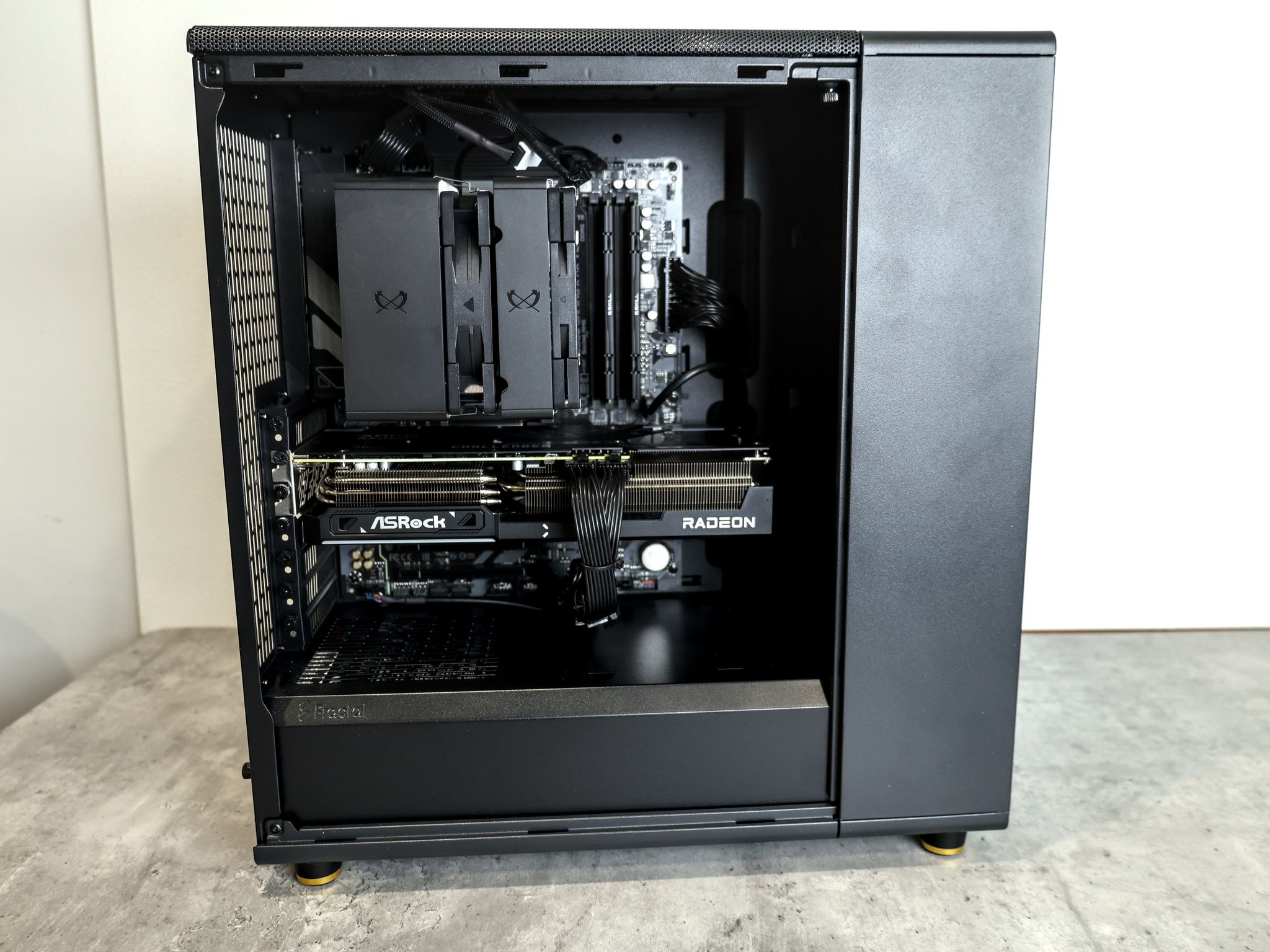 Fractal North 7800x3d+9070xt 1440P/4K Build
