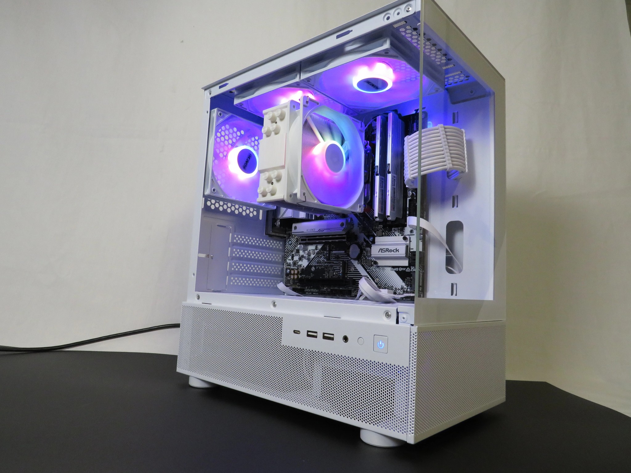 BLACK FRIDAY! First Class Starter AM5 eSports Gamer Ryzen 5 8600G + 16 GB DDR5 + 1 TB NVME SSD +WiFi