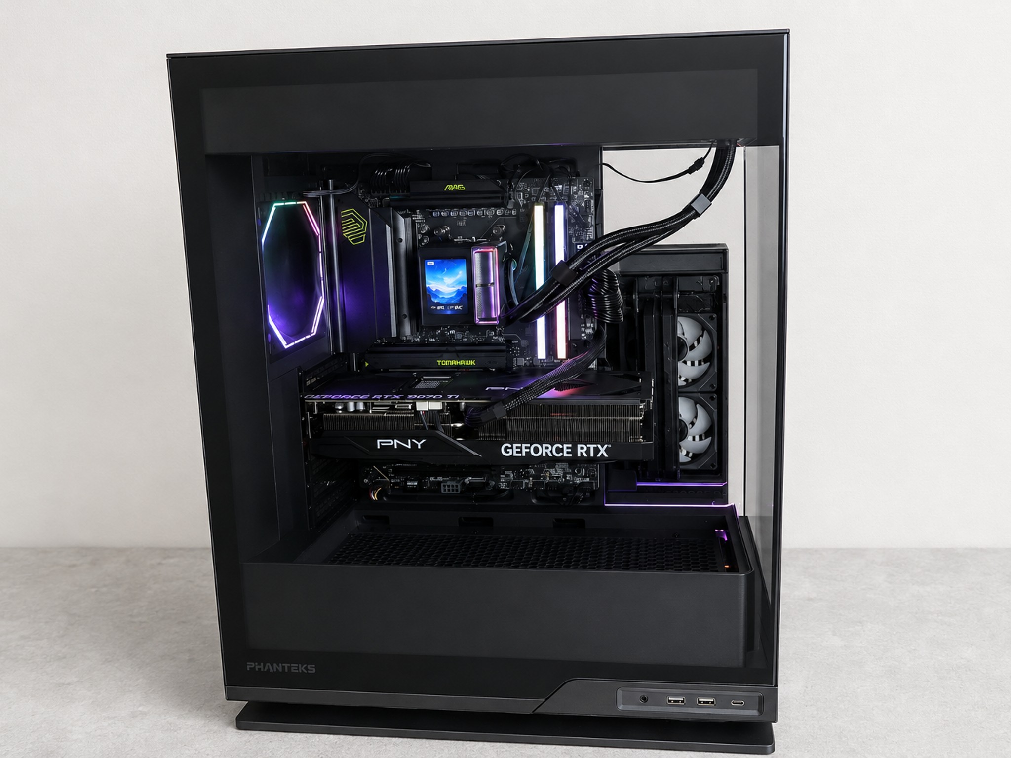 Phantek Evolv X2 - 9850X3D+5070 TI Black 4k build