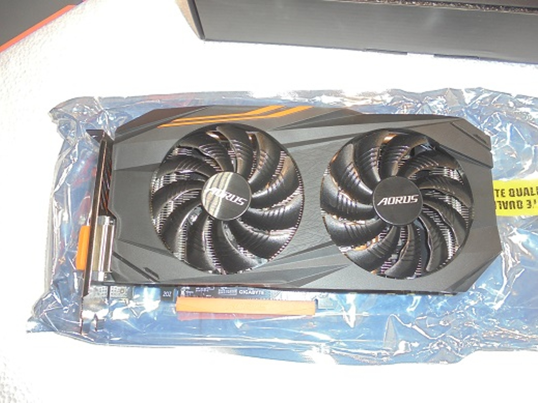 Gigabyte Aorus Radeon RX570 4G Very Clean Like New Open Box condition