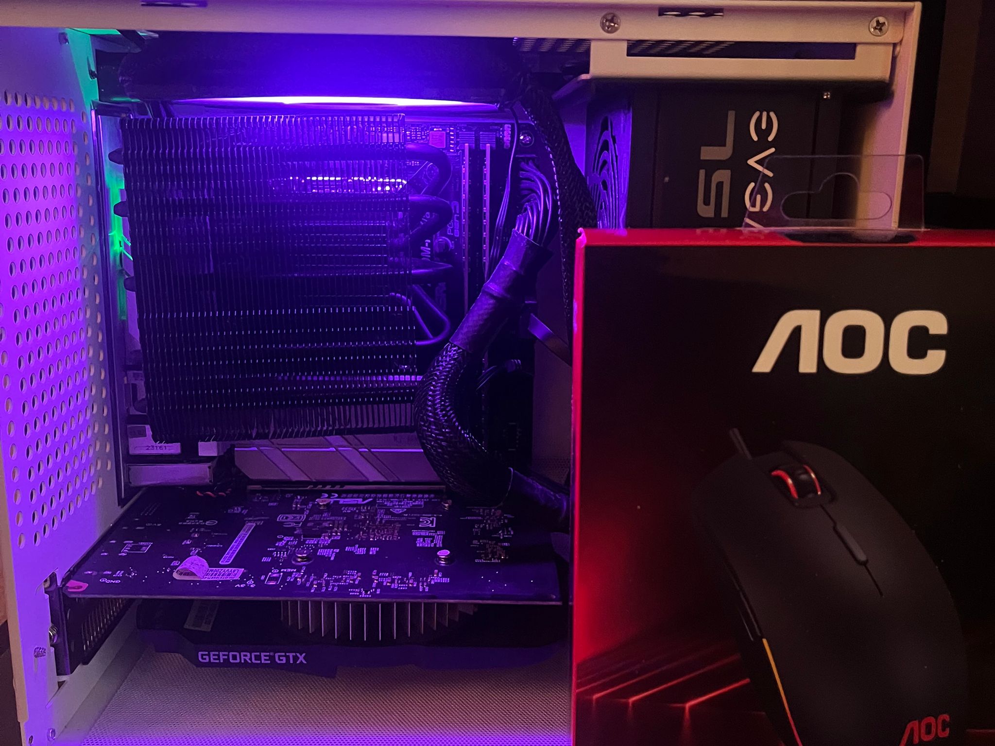 Intel Core i5-12600KF compact gaming pc