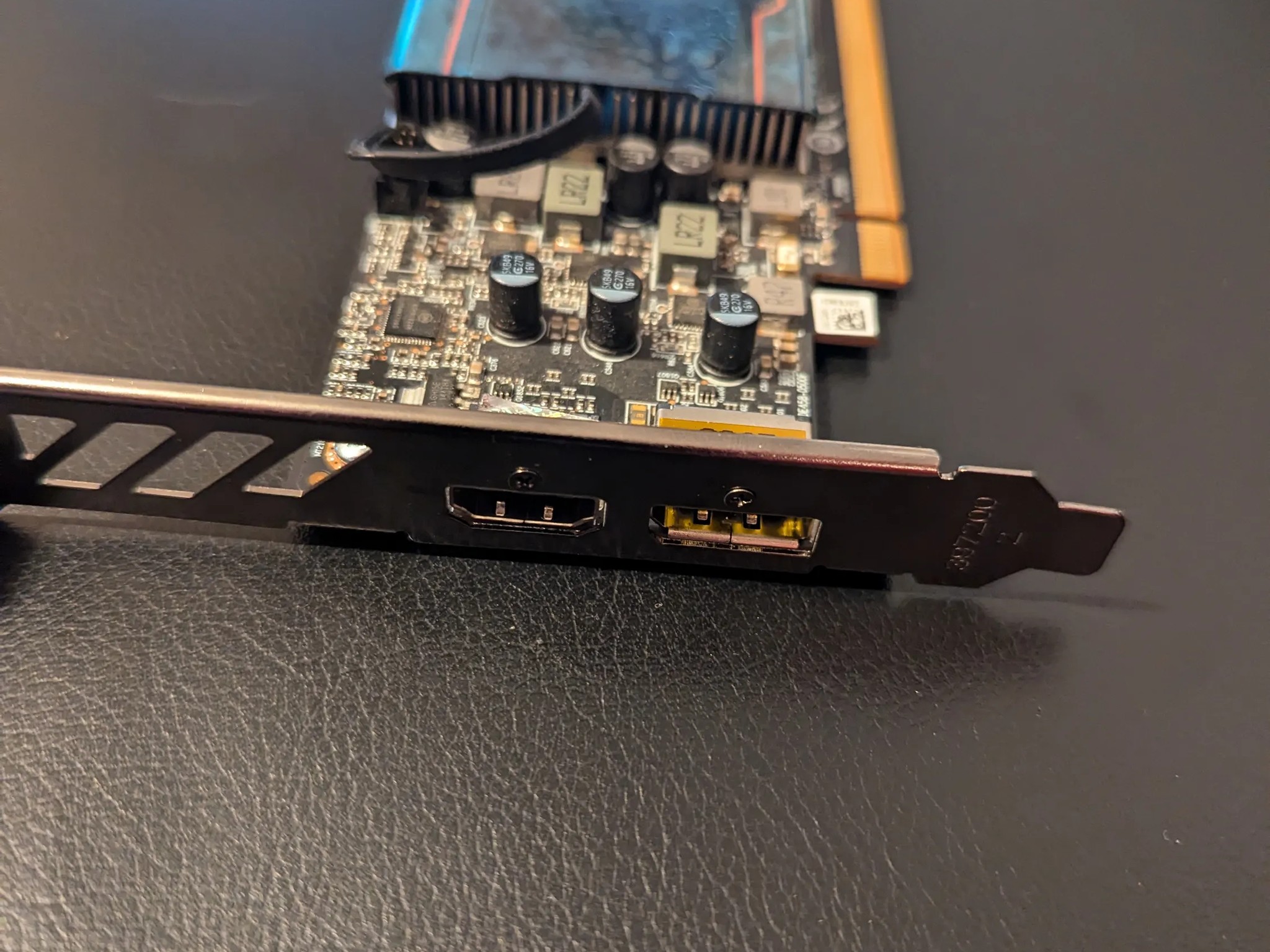 AMD RX 6400 low profile - 4gb