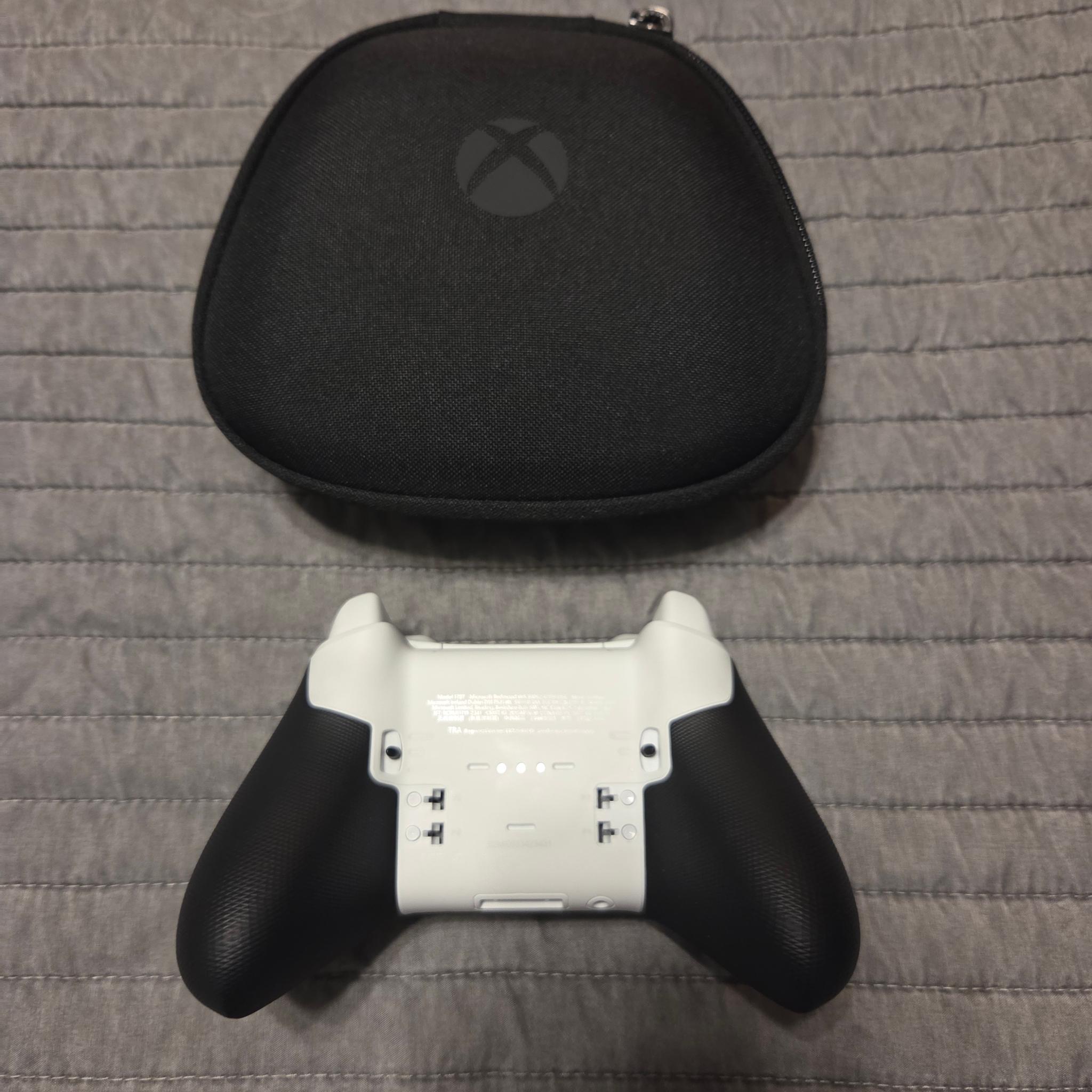 Xbox elite series 2 controller (white) (excellent condition)