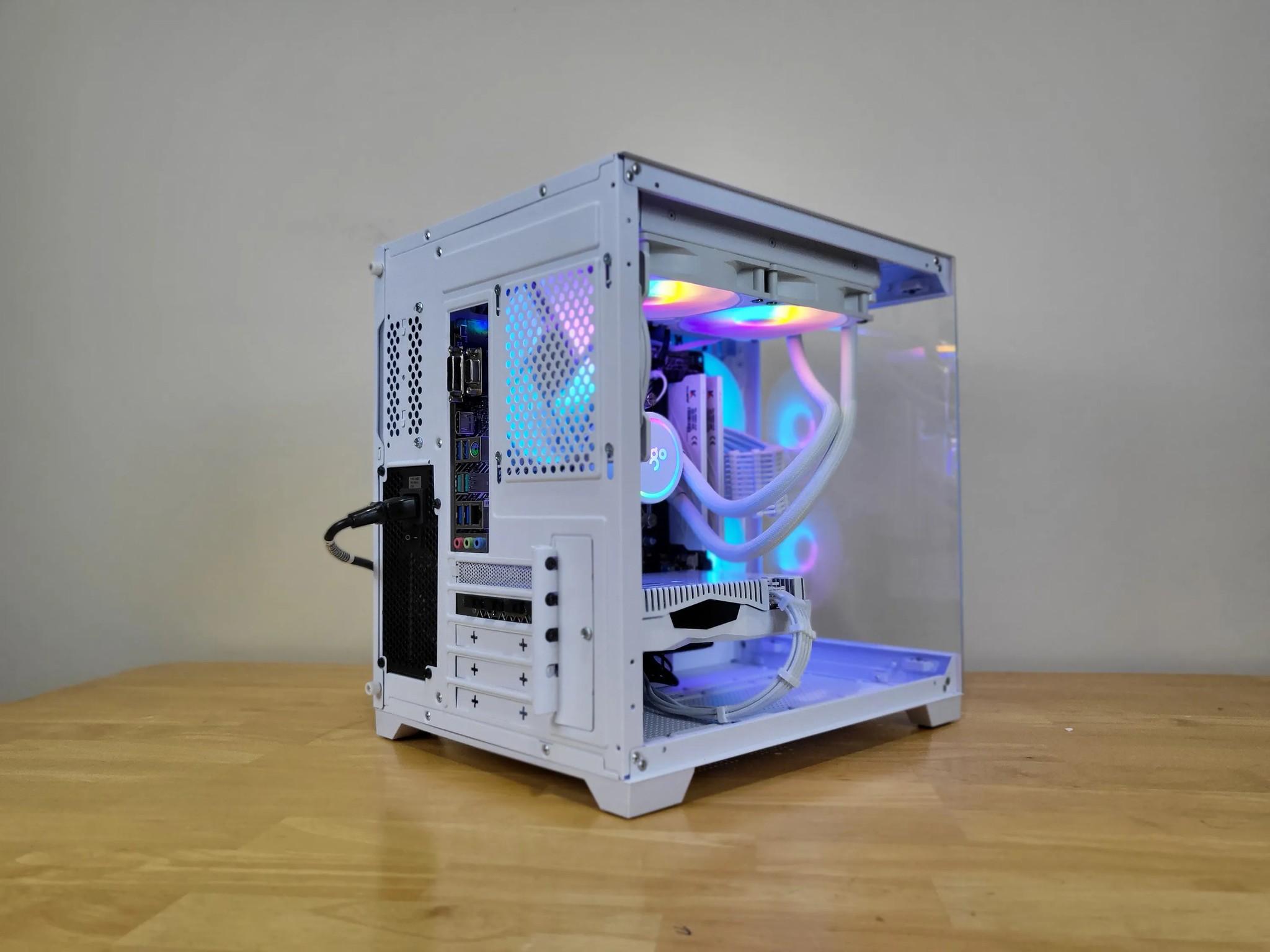 BLACK FRIDAY SALE! RTX 2060 SUPER RYZEN 5 3600 Gaming/Streaming PC