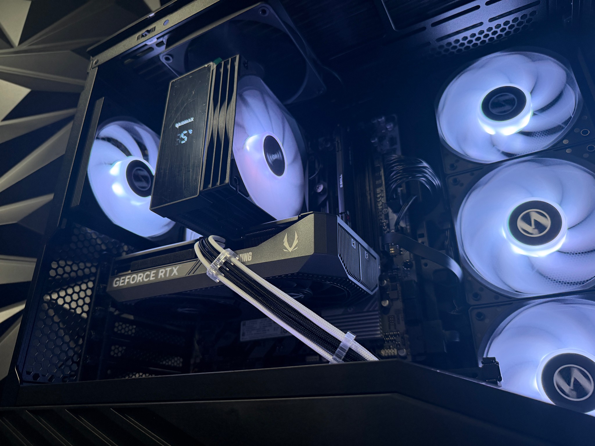 🚀🎮 THE STARTER CARTER 🎮🚀 Ryzen 5 8400F| RTX 5060Ti| 16 GB DDR5| 1.25 TB NVMe| 650W Gold PSU