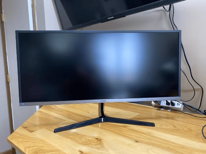 Samsung 34" Monitor Ultra Wide Monitor | 3440 X 1440 Resolution | S34J550WQN