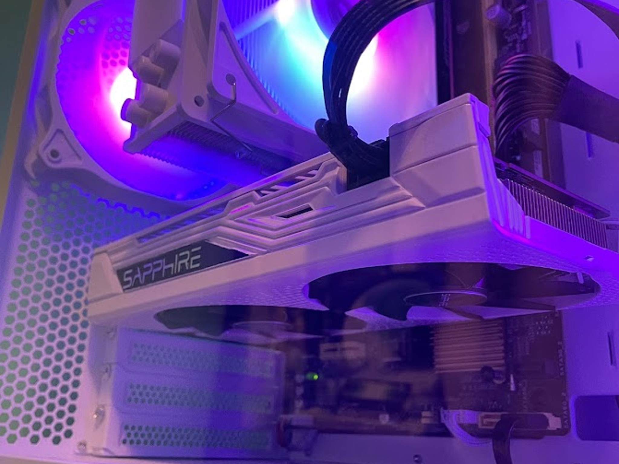 GLASSY White Gaming PC| Intel i5 / Amd RX580 / 8GB / 500GB SSD Win 10 Pro WiFi
