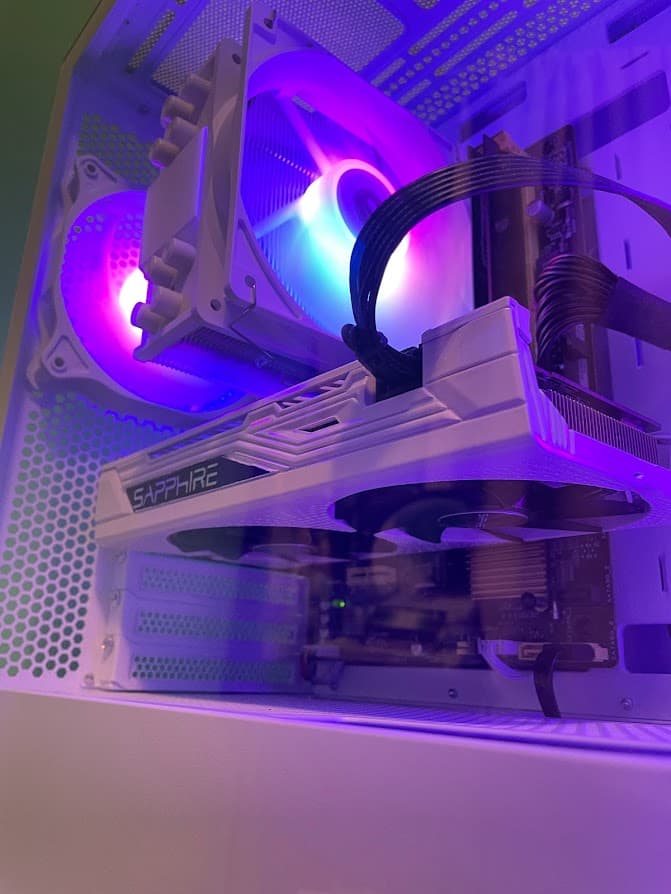 GLASSY White Gaming PC| Intel i5 / Amd RX580 / 8GB / 500GB SSD Win 10 Pro WiFi