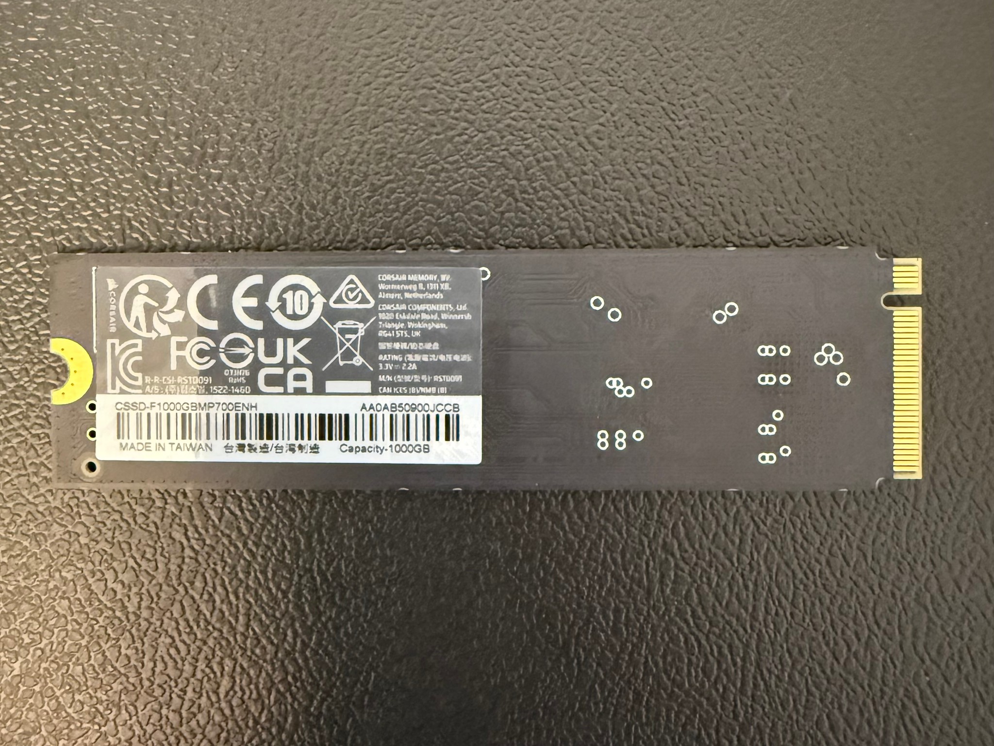 Corsair MP700 Elite 1TB PCIe Gen5 NVMe SSD | Up to 10,000 MB/s | Box Included
