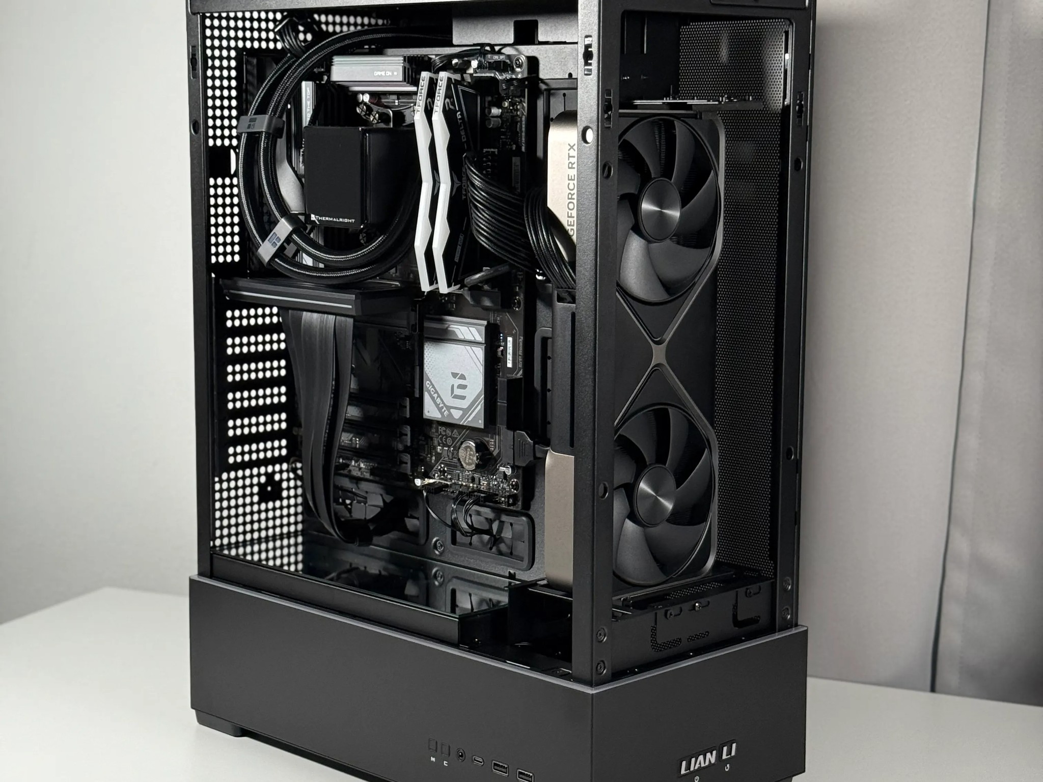 (9800X3D/5080) - Ryzen 7 9800X3D, Nvidia RTX 5080 16GB, 32gb DDR5, 2TB NVME, LCD SCREEN