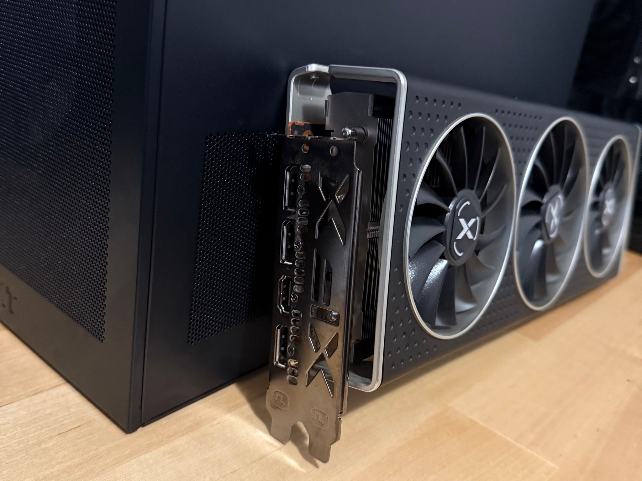 XFX SPEEDSTER QICK 319 Radeon RX 6700 XT ULTRA Gaming 12GB GDDR6 Graphics Card