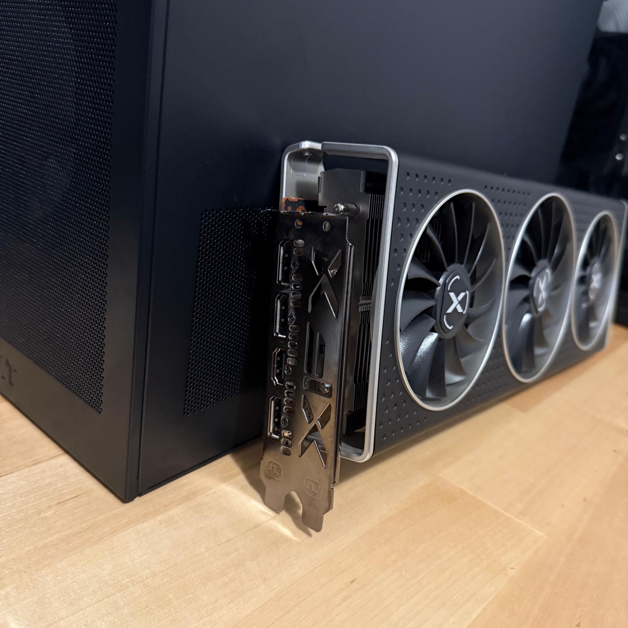 XFX SPEEDSTER QICK 319 Radeon RX 6700 XT ULTRA Gaming 12GB GDDR6 Graphics Card