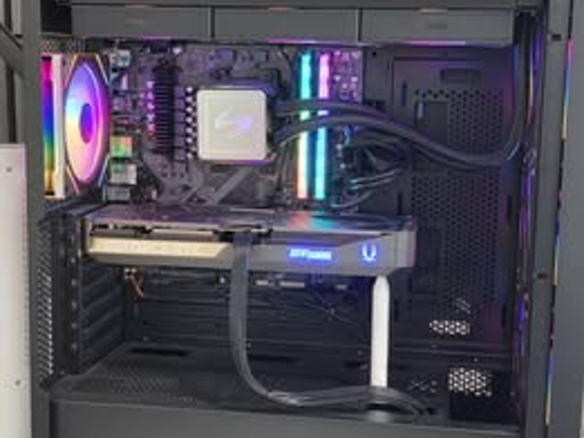 RTX 5070 Custom Gaming PC - Ryzen 7 7700X, 32GB RAM