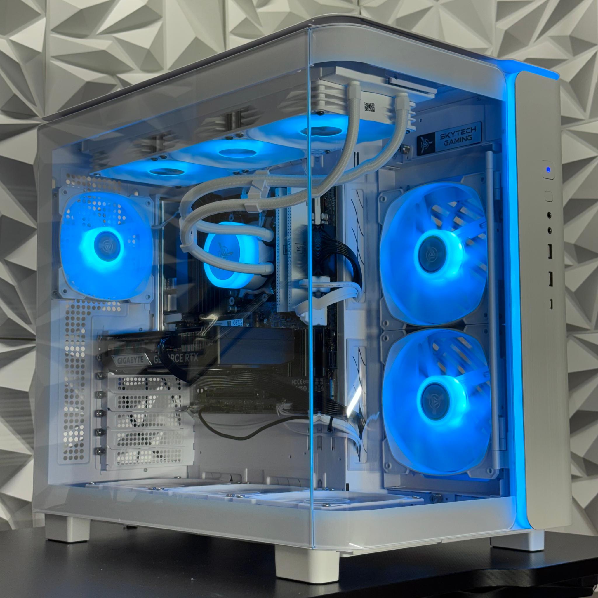 Ryzen 7 9700x / RTX 5060 ti 16GB / 16GB DDR5 Ram / 1Tb storage / Windows 11