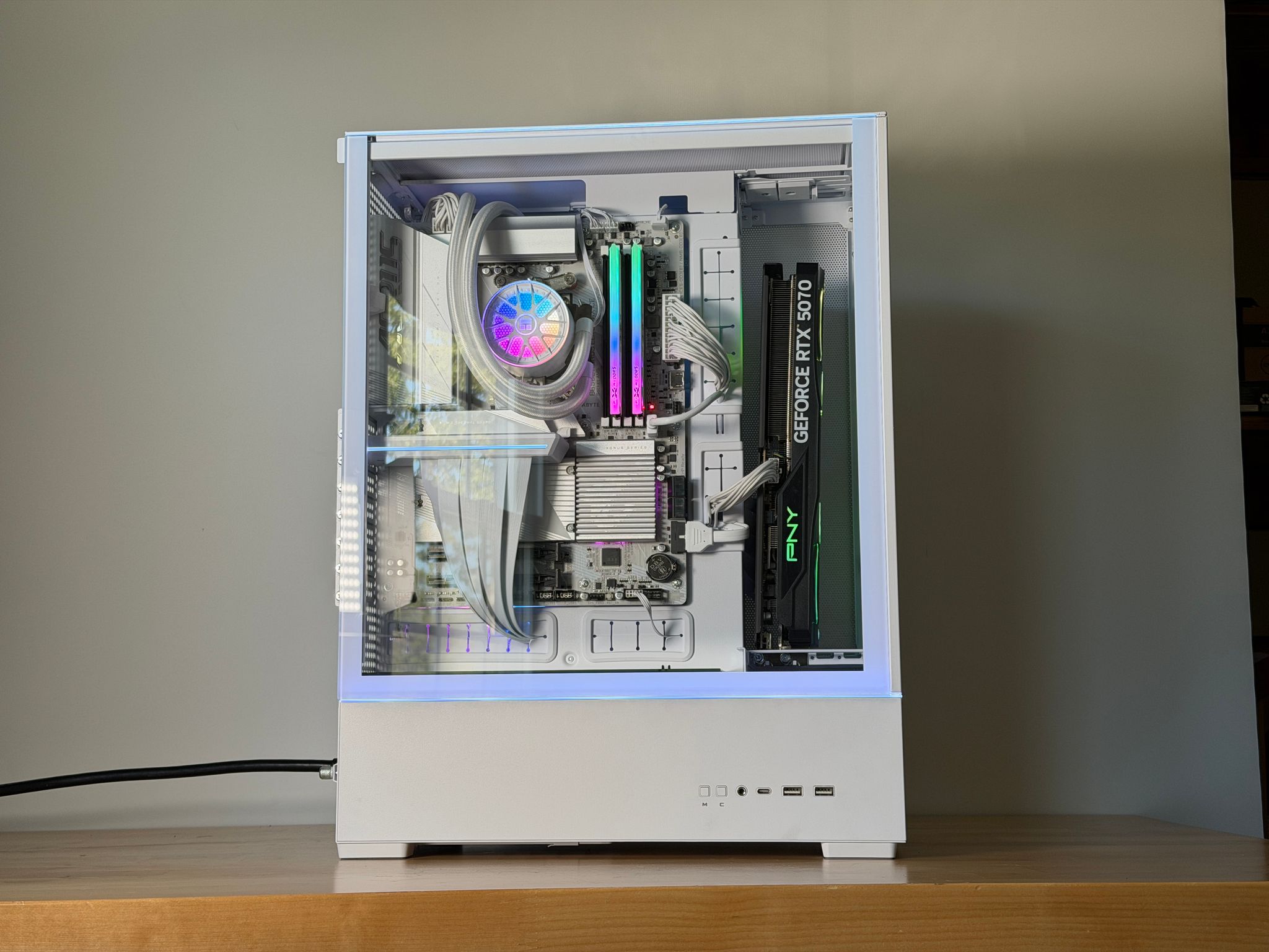 RTX 5070 Ryzen 9 9900x Gaming PC