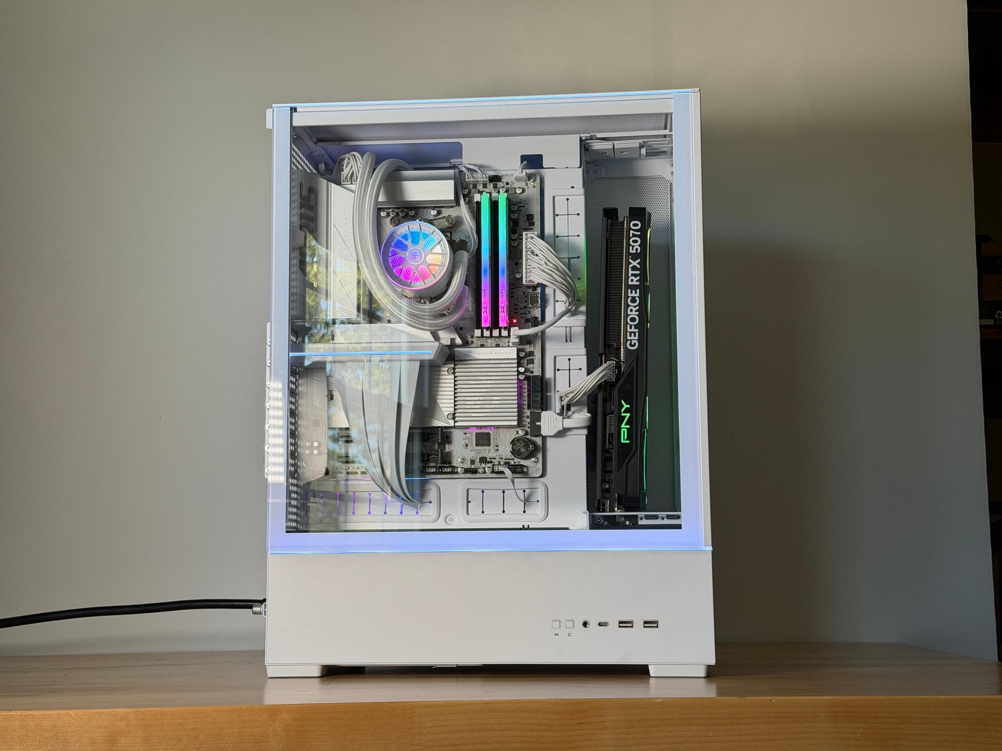 RTX 5070 Ryzen 9 9900x Gaming PC