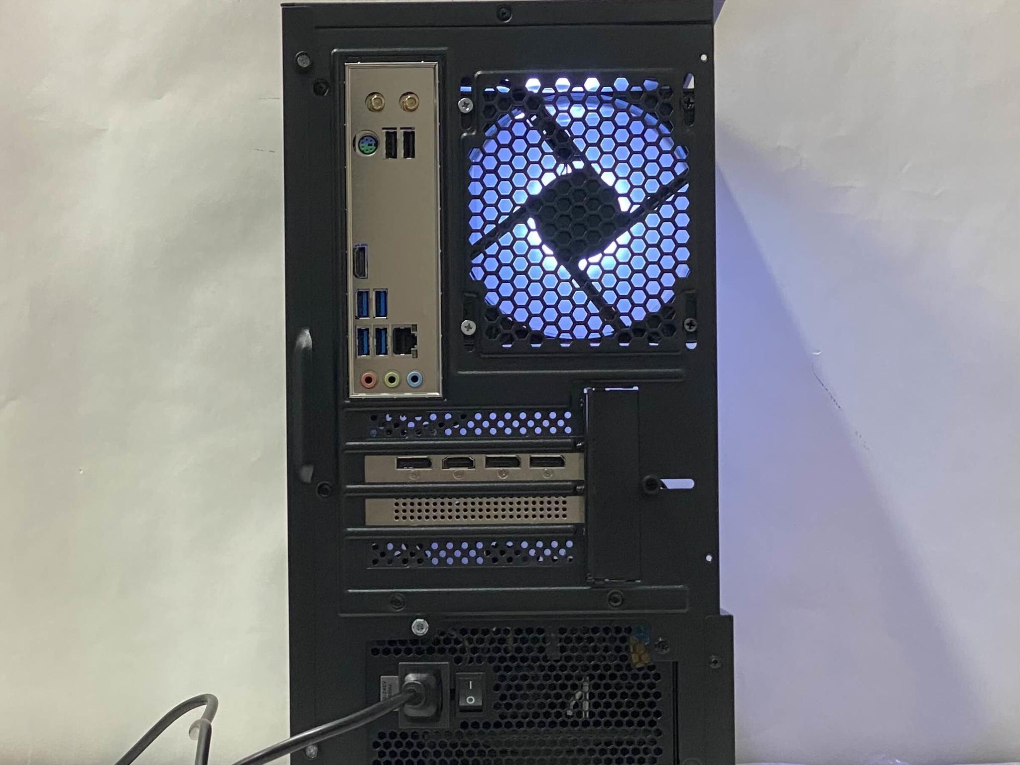 RX 5700, Ryzen 5 3600, 16GB DDR4, 512GB SSD, WiFi - Gaming PC