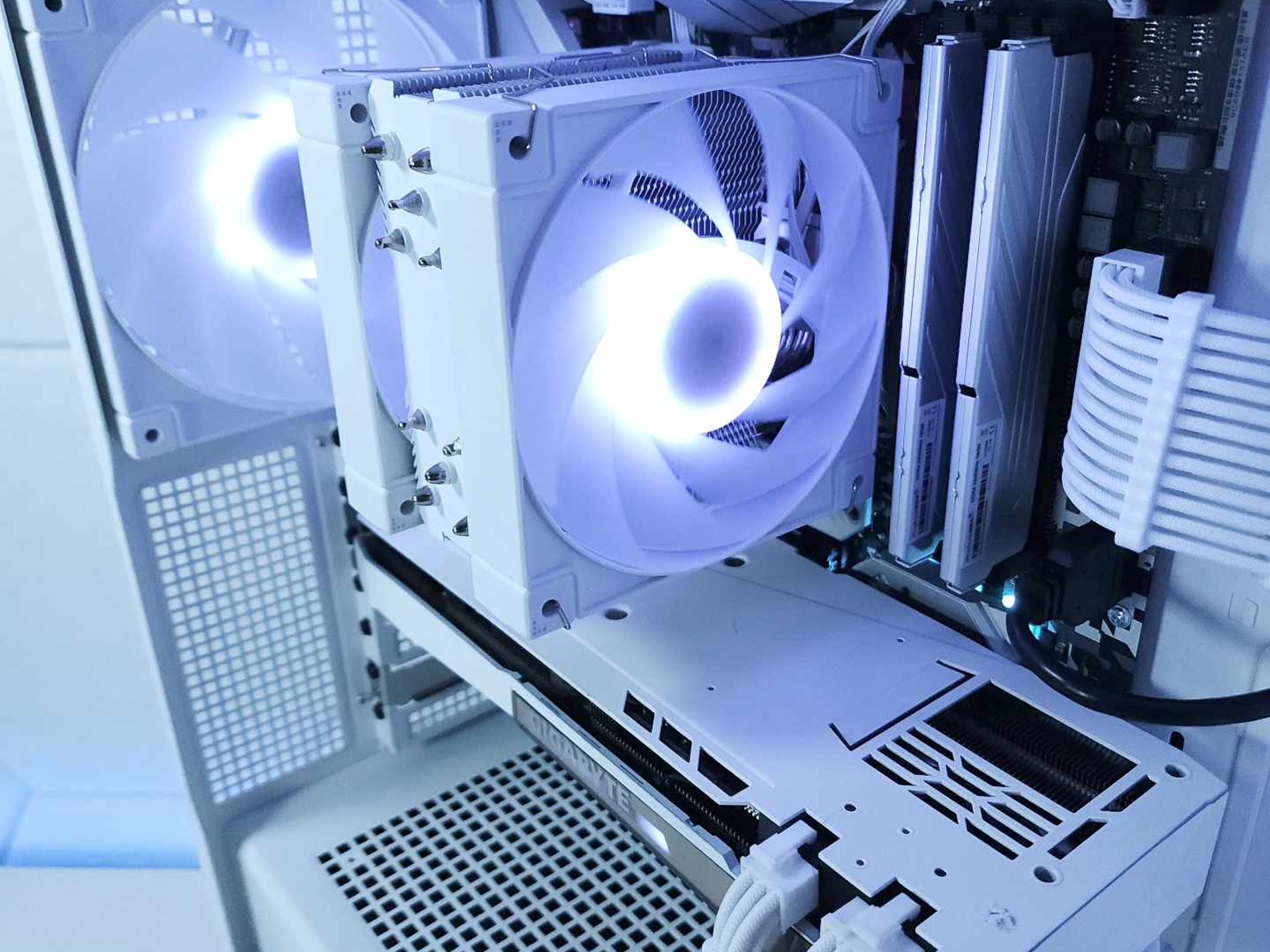 🤍RTX 3070 || Ryzen 5 5600GT || 1TB M.2 NVMe SSD || 32GB 3200MHz || 1080p/1440p Gaming Computer