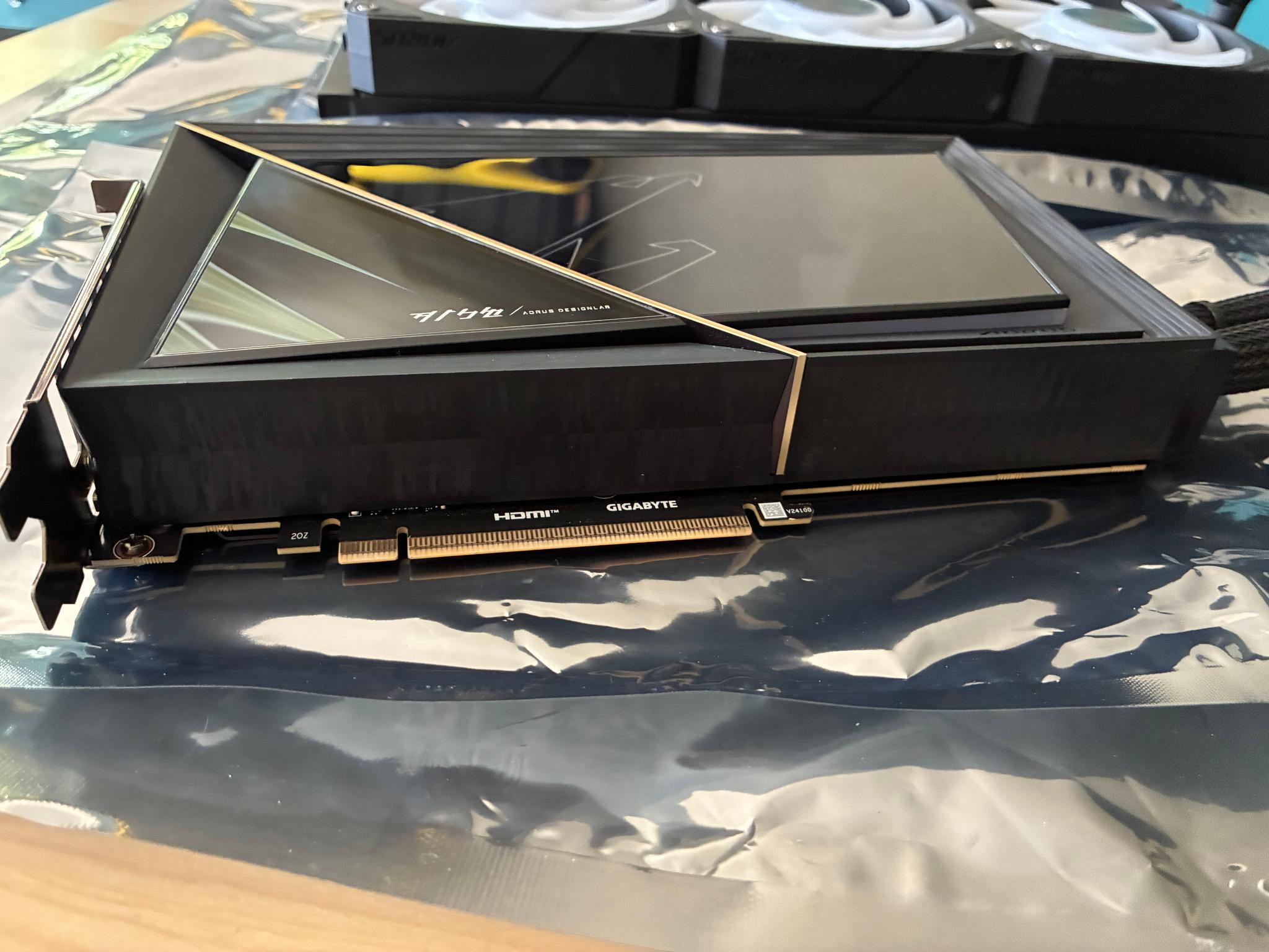 GIGABYTE AORUS GeForce RTX 5090 XTREME WATERFORCE WB 32G - Image 3