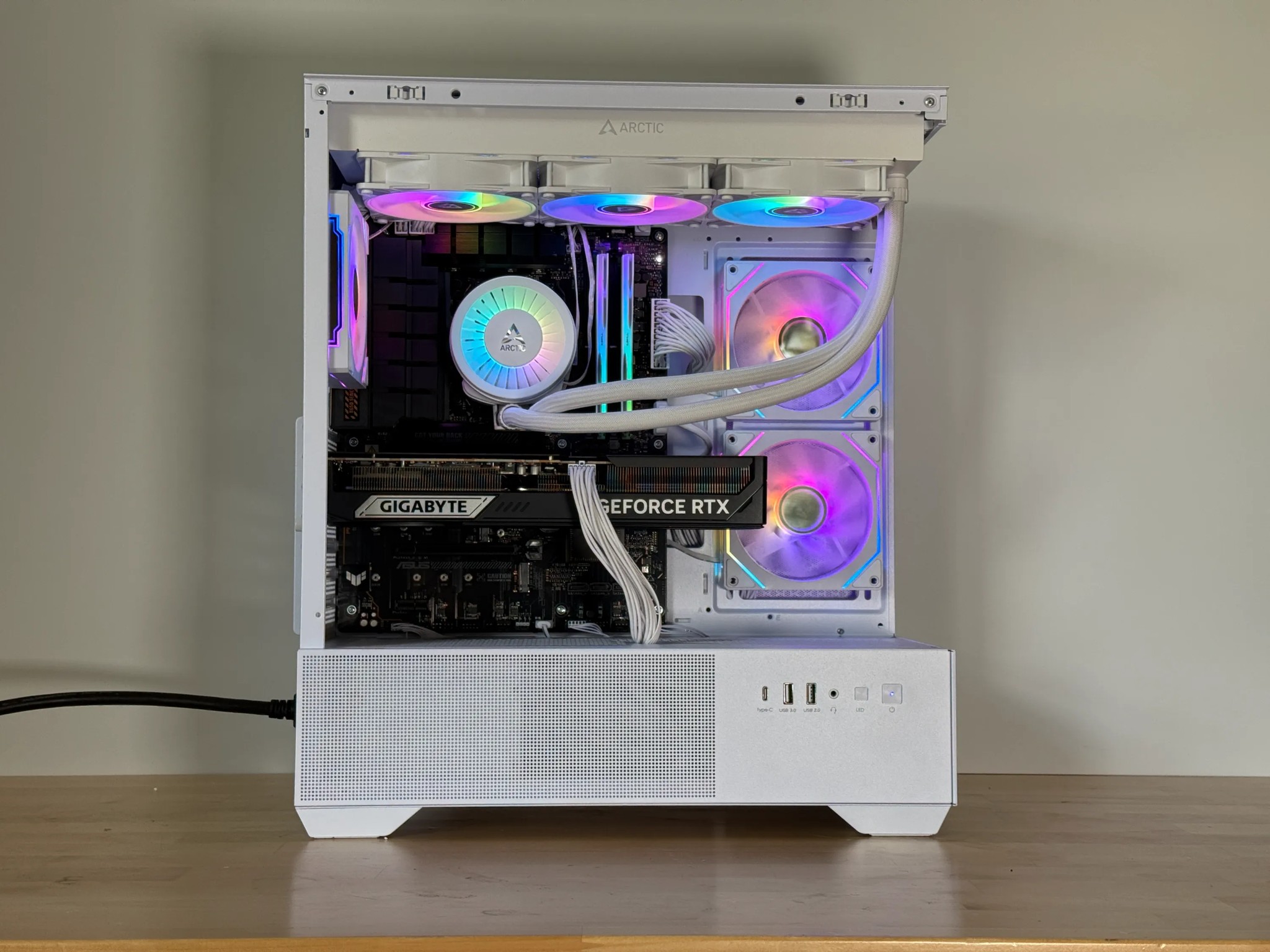 RTX 5070TI ryzen 7 7700x Gaming PC