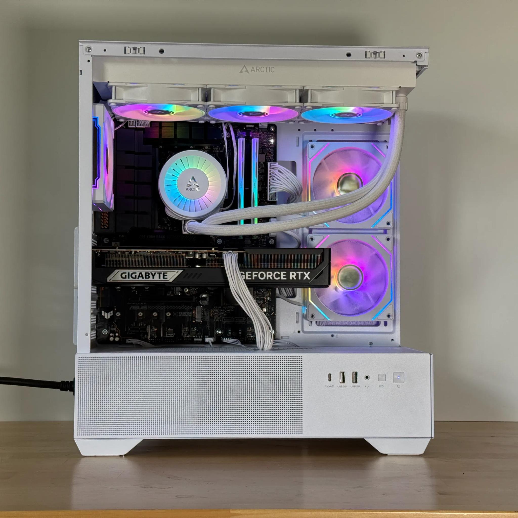 RTX 5070TI ryzen 7 7700x Gaming PC