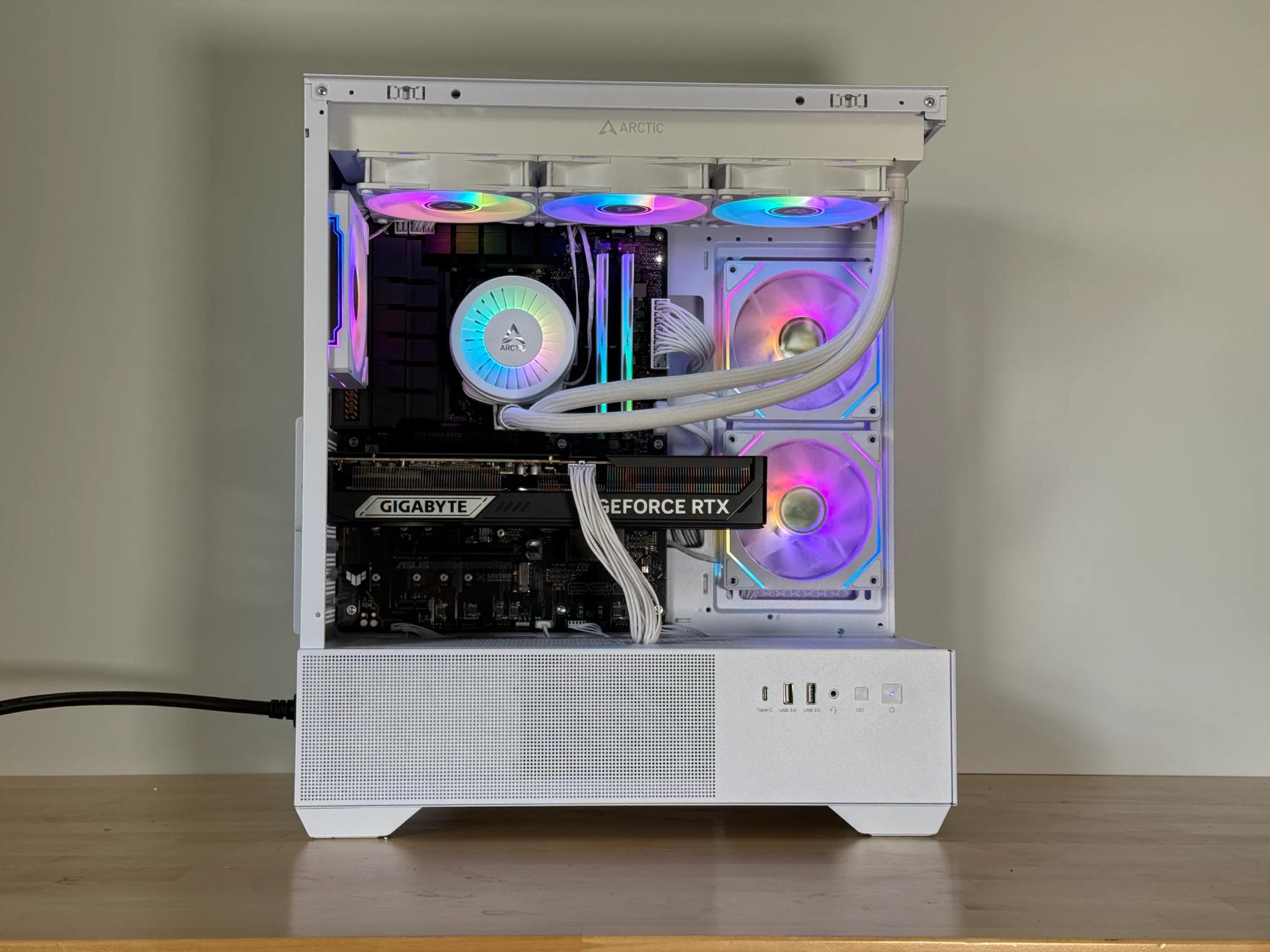 RTX 5070TI ryzen 7 7700x Gaming PC