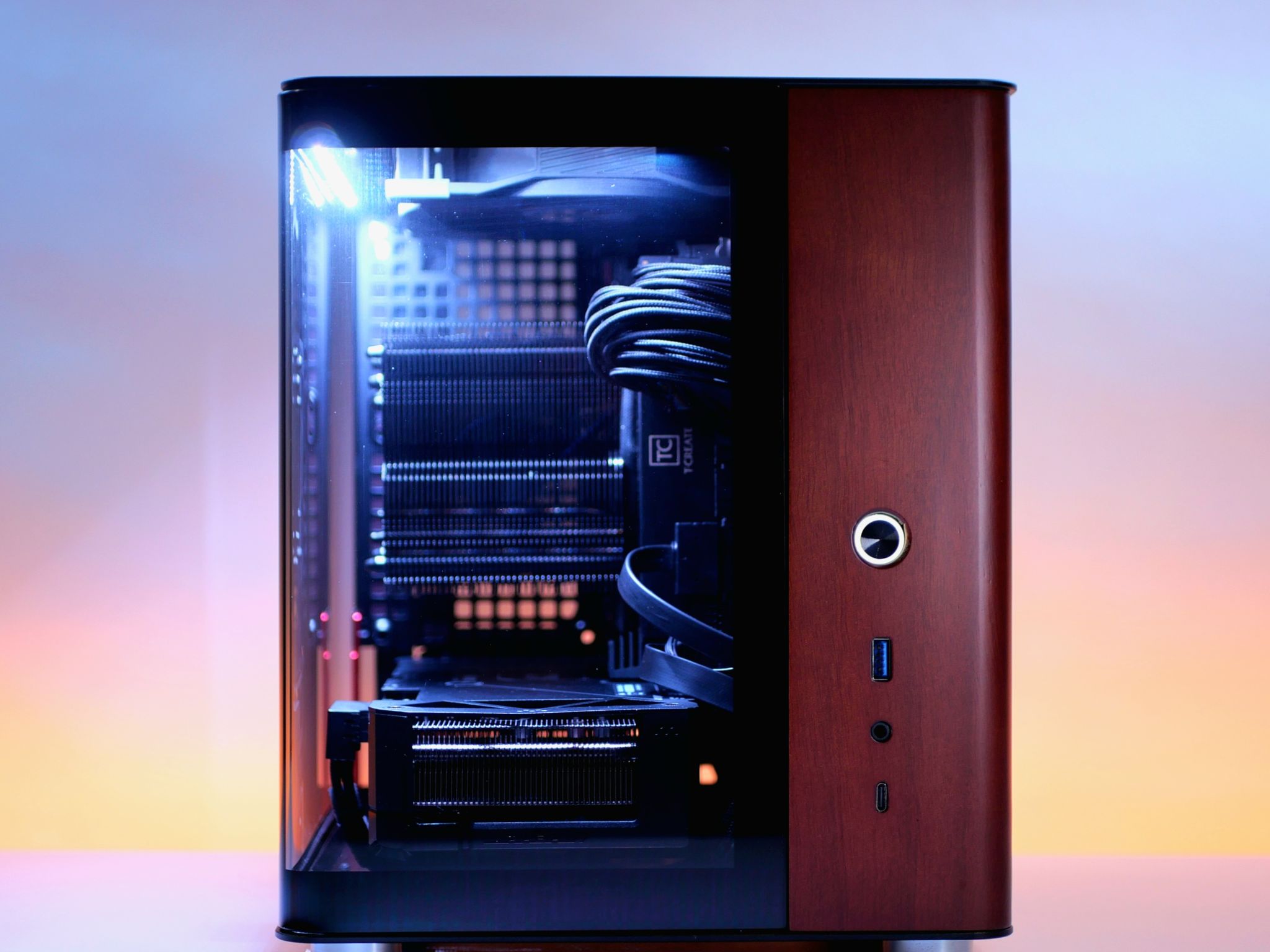 LOG-IN🪵|◼️ RTX 4070 SUPER, Ryzen 7500F, 32GB DDR5, 1TB nvme ITX SFF gaming pc