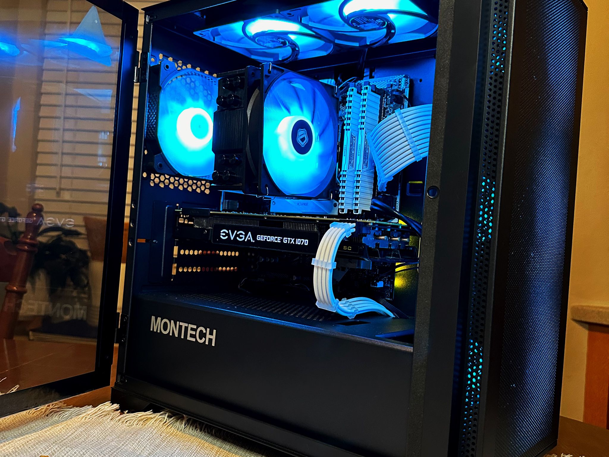 Clean Gaming PC(EVGA GTX 1070, i5-10400f, 16gb DDR4)