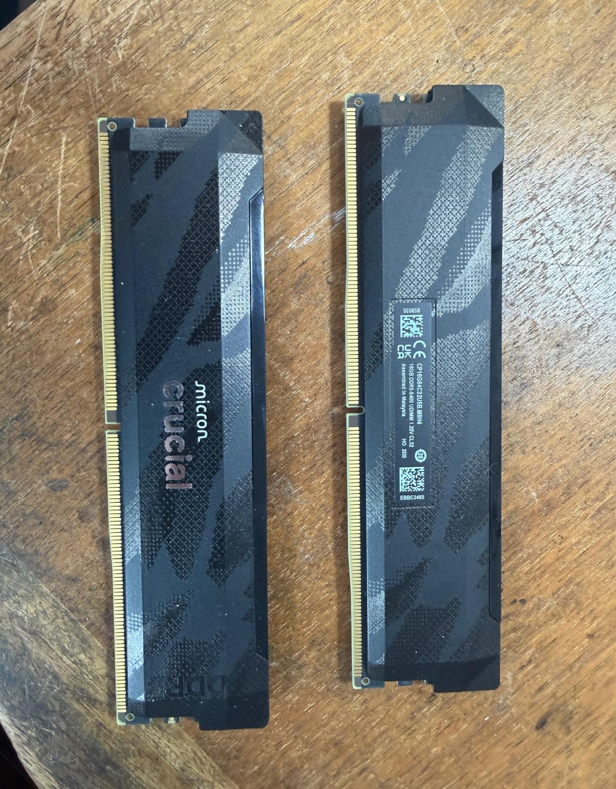 NEW Crucial Pro 32GB (16GBx2) DDR5-6400 CL32 RAM (without original packaging)