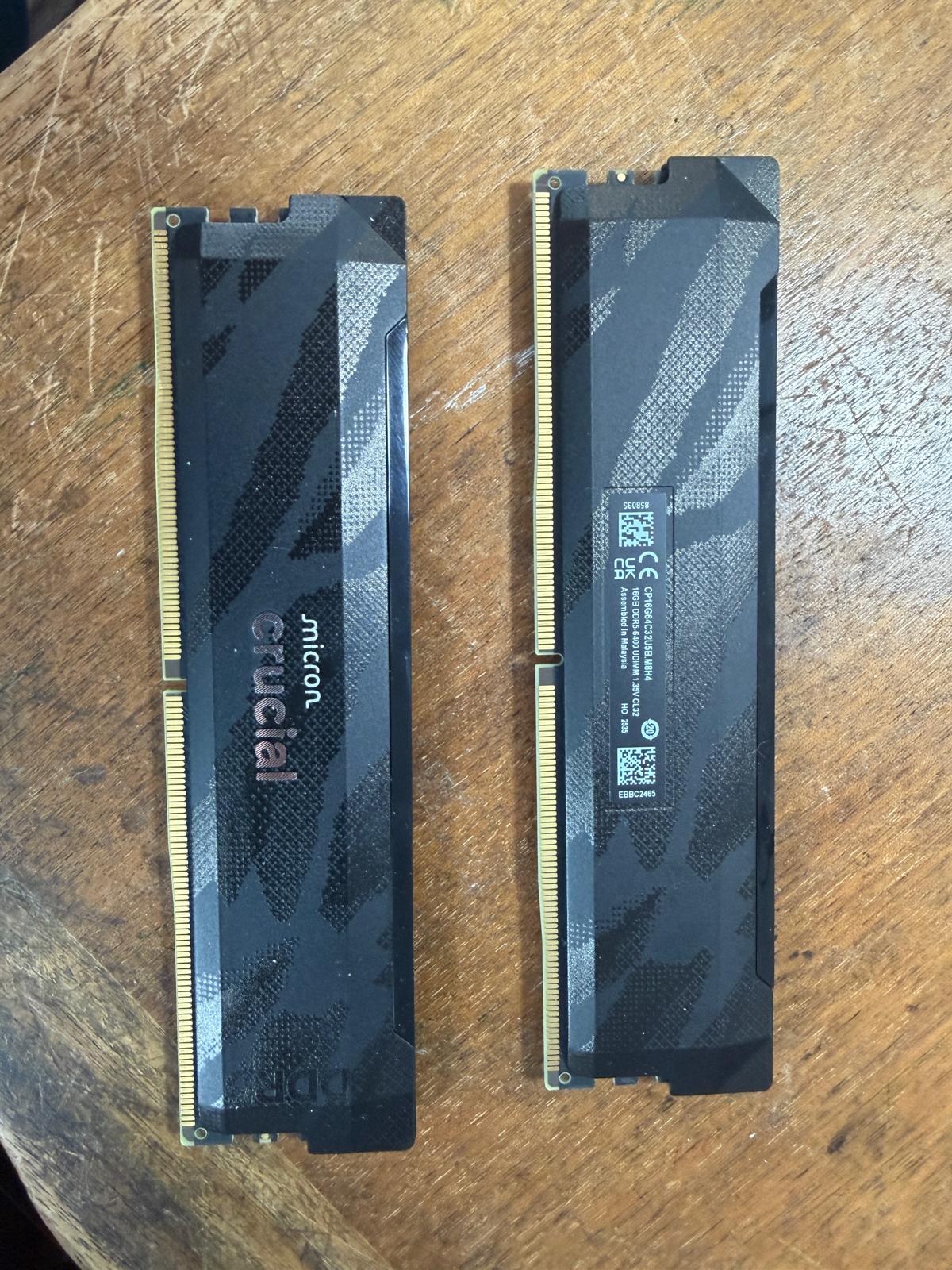 NEW Crucial Pro 32GB (16GBx2) DDR5-6400 CL32 RAM (without original packaging)