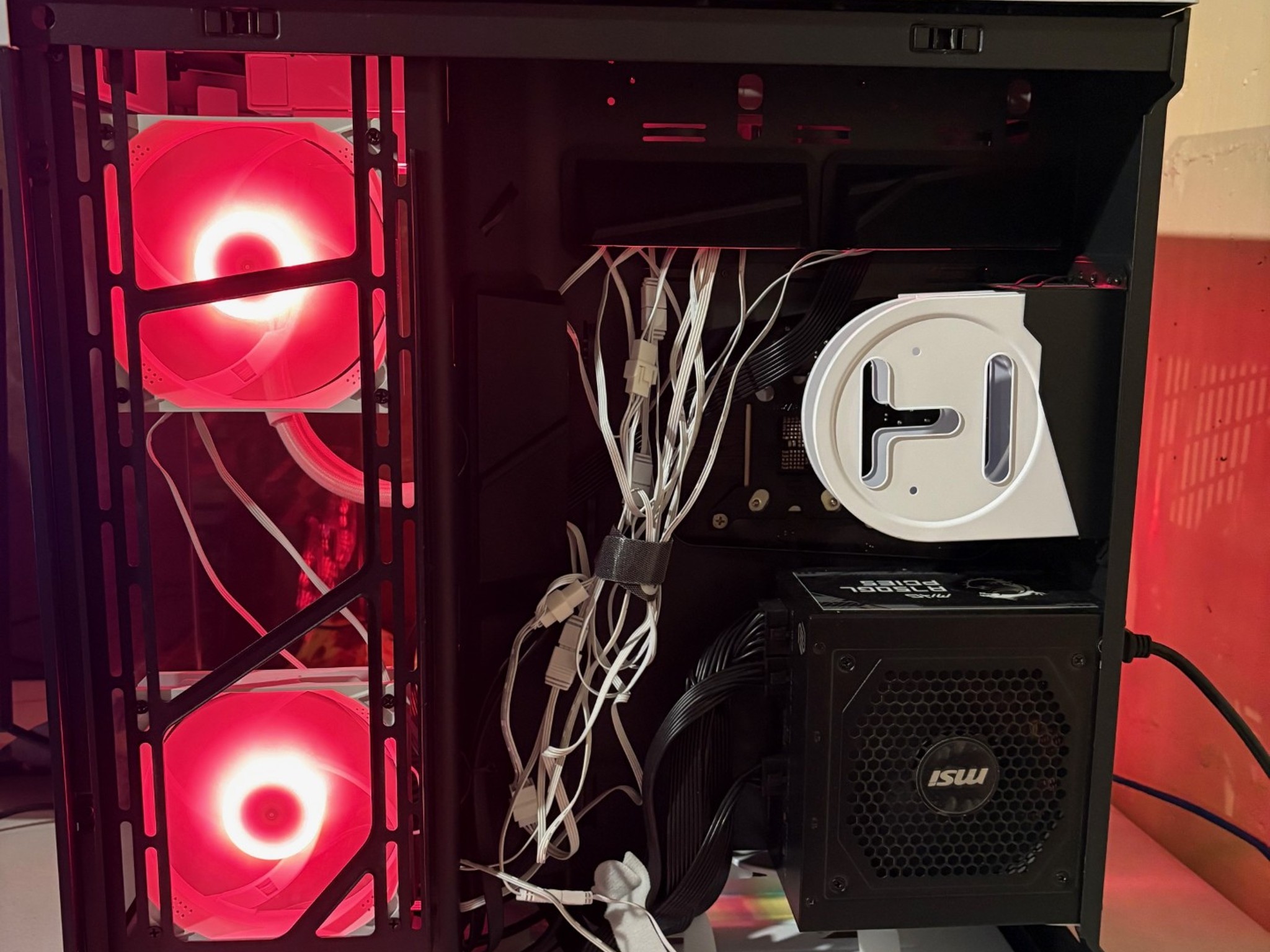 HIGH PERFORMANCE GAMING PC 7900 GRE 12700KF