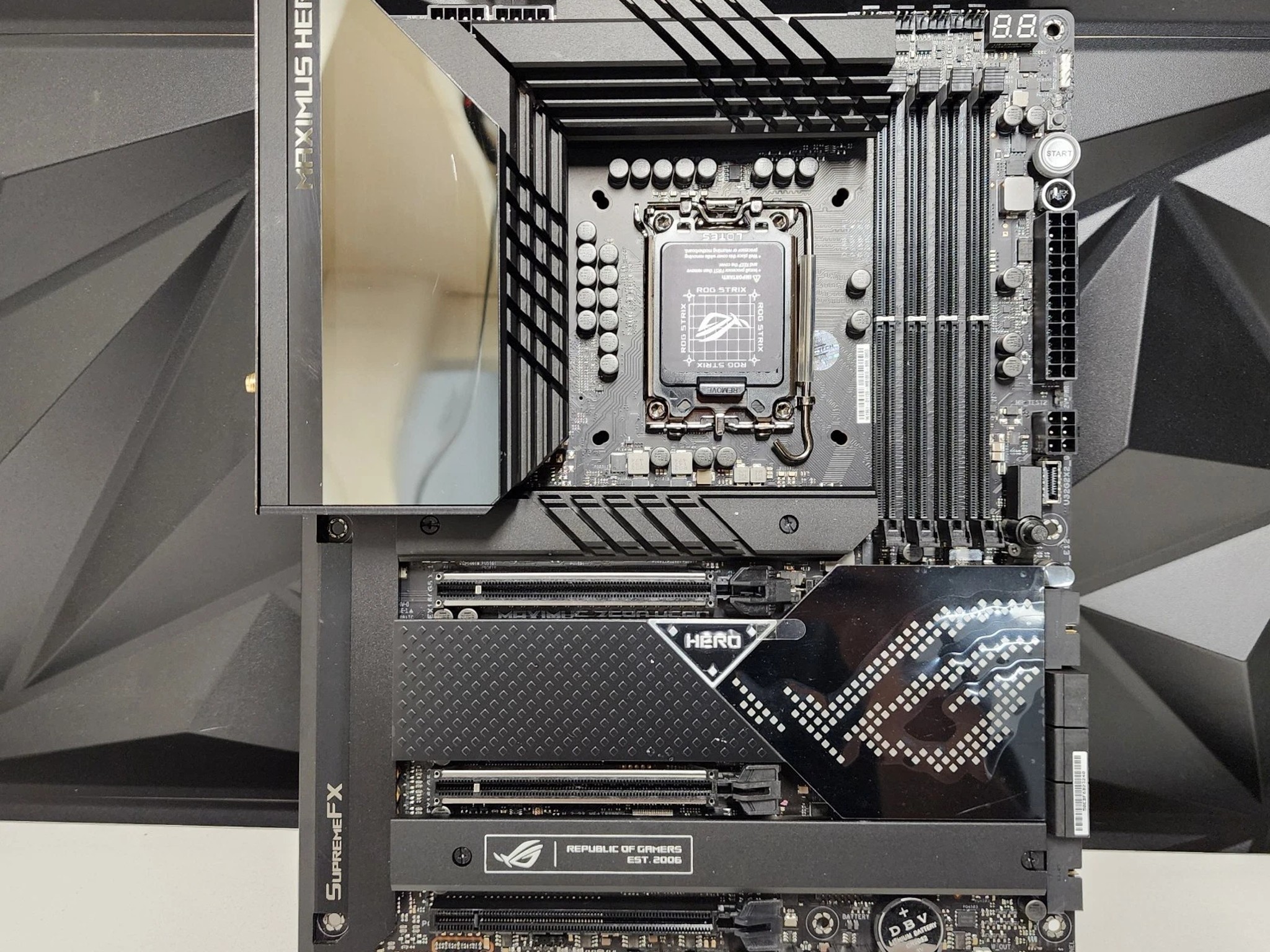 UPDATED BIOS ASUS ROG MAXIMUS Z690 HERO WIFI 6E DDR5 LGA1700 ATX MOTHERBOARD
