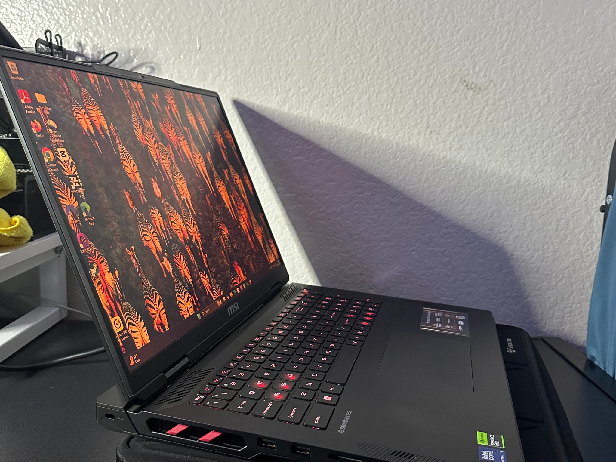 MSI RAIDER 18 HX AI GAMING LAPTOP