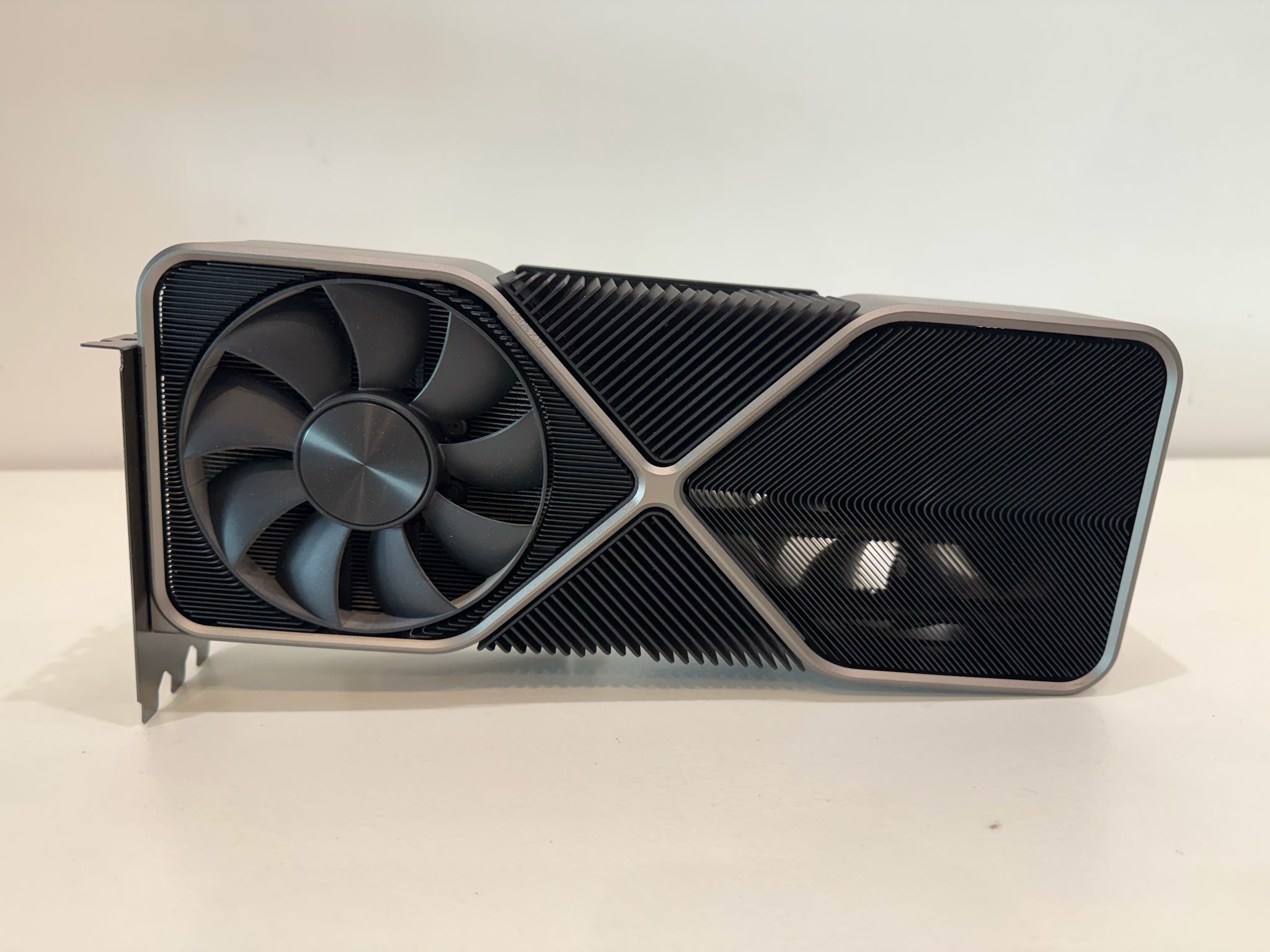 NVIDIA GeForce RTX 3090 Founders Edition 24GB GDDR6X