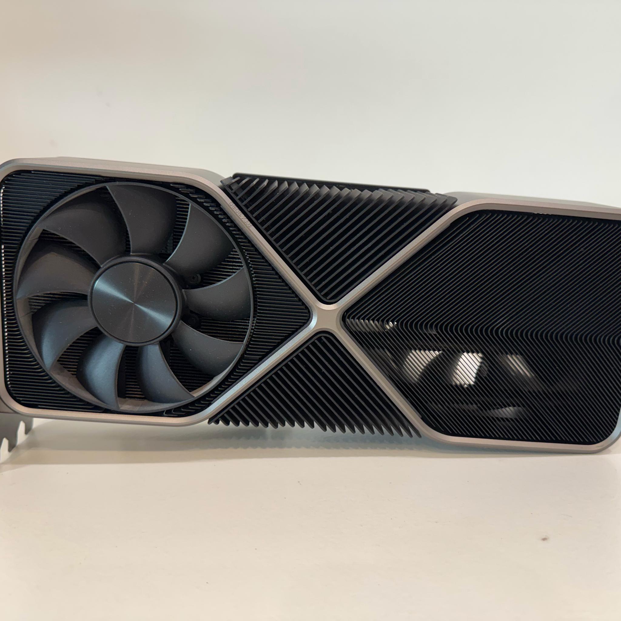 NVIDIA GeForce RTX 3090 Founders Edition 24GB GDDR6X