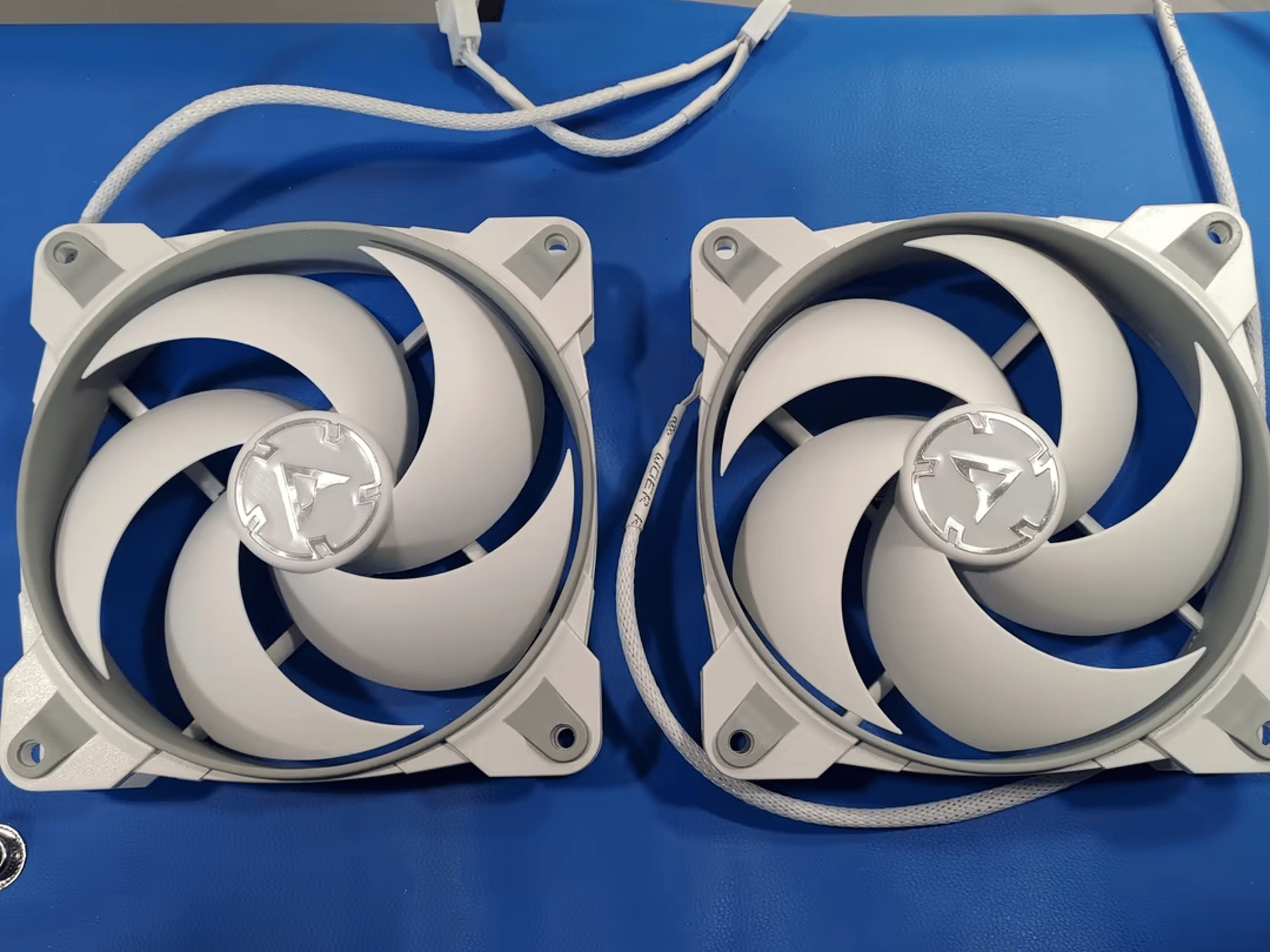 Ryzen Bundle (2600x, 3700x, Arctic Freezer Duo, wraith stealth)