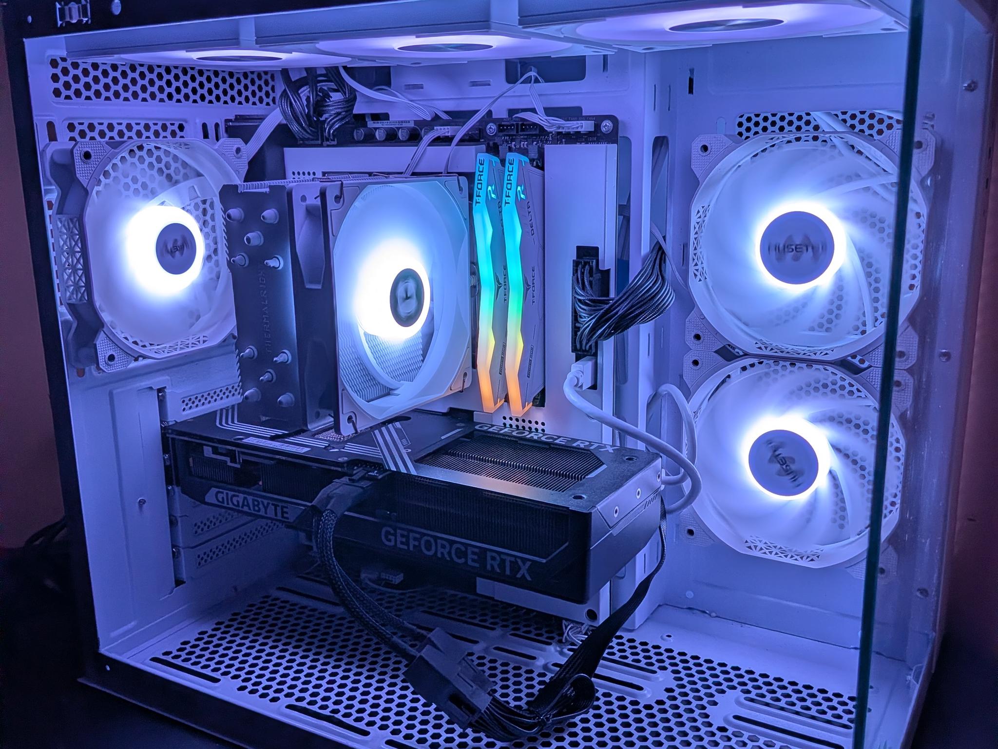 13700K | RTX 5070 12GB | 16GB DDR5 | 1 TB | 750W