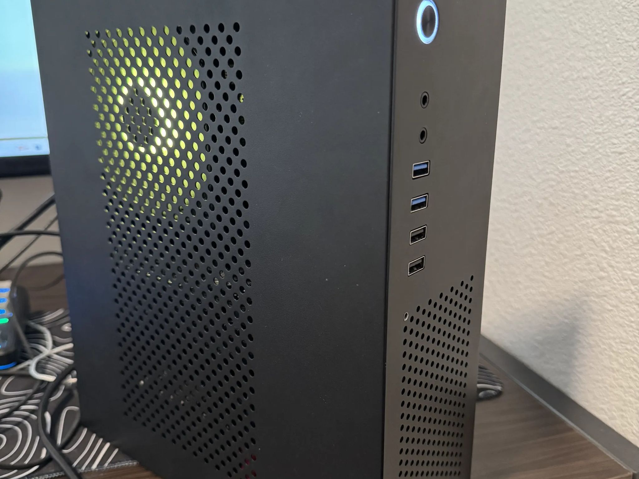 SFF 7.3L ITX PC 1080p Beast Ryzen 7 5700x3d + RTX 4060 OC + DDR4 32GB RAM 3200MHz