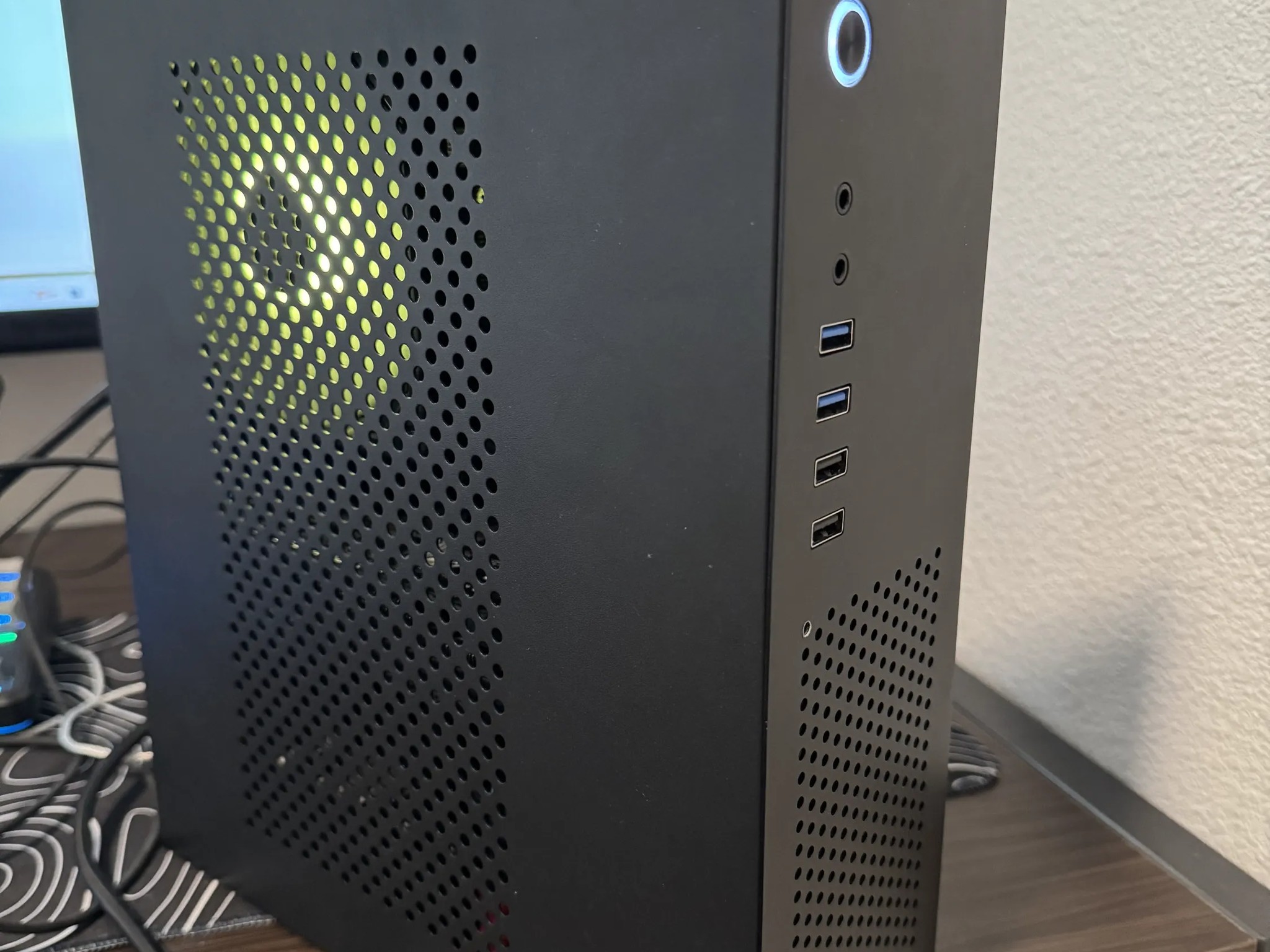 SFF 7.3L ITX PC 1080p Beast Ryzen 7 5700x3d + RTX 4060 OC + DDR4 32GB RAM 3200MHz