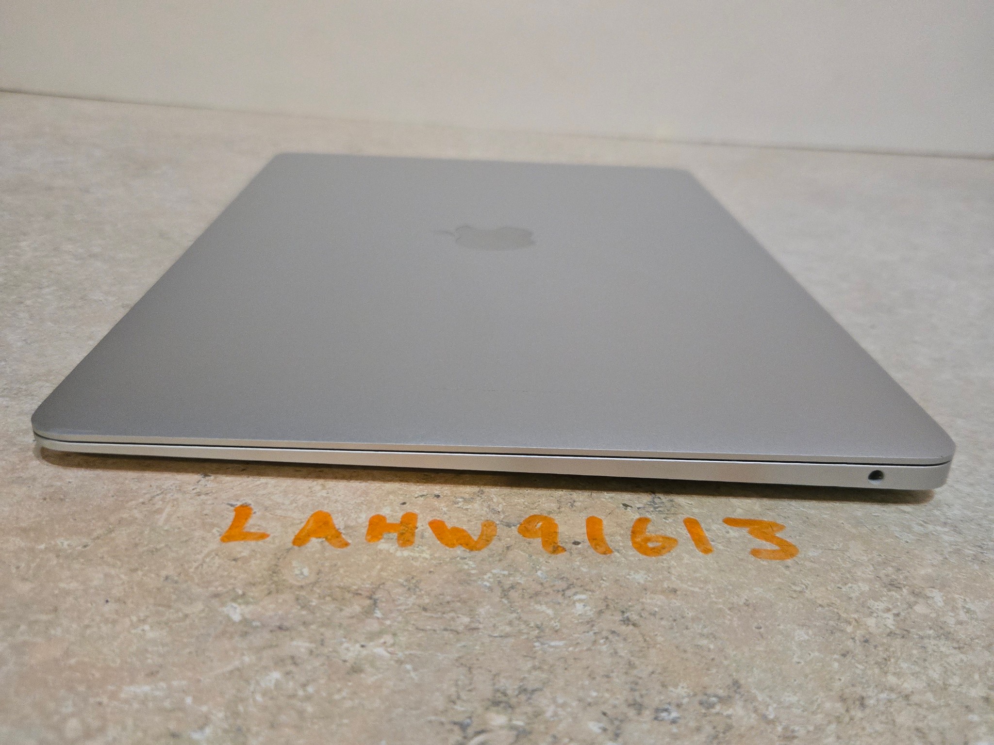 Apple Macbook Air 13 Inch Laptop - 2020 - intel i3 - 256GB SSD - Model A2179