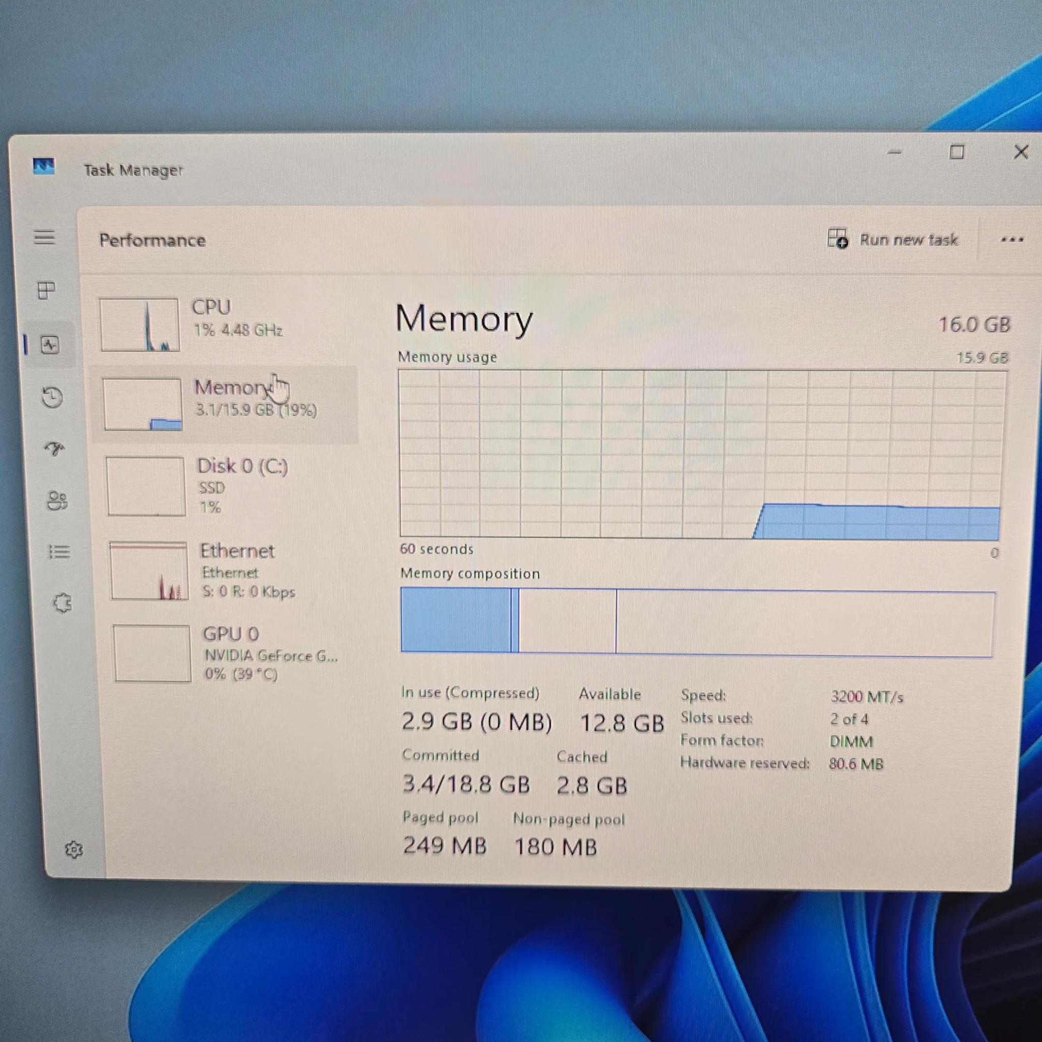 9600KF - GTX 1660 - 16GB DDR4 3200MHZ - 512GB NVME SSD