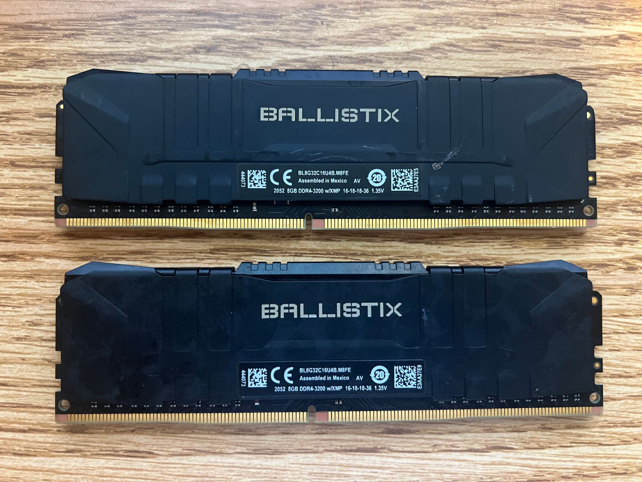 16GB (2x8GB) DDR4-3200MHz CL16 Crucial Ballistix RAM Memory