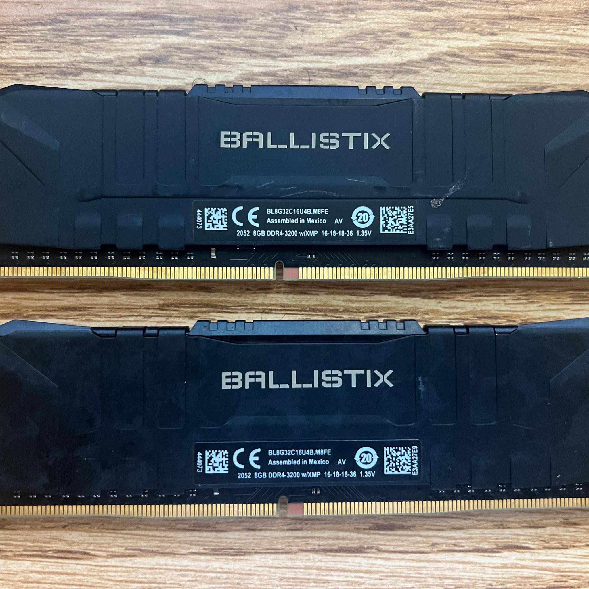 16GB (2x8GB) DDR4-3200MHz CL16 Crucial Ballistix RAM Memory