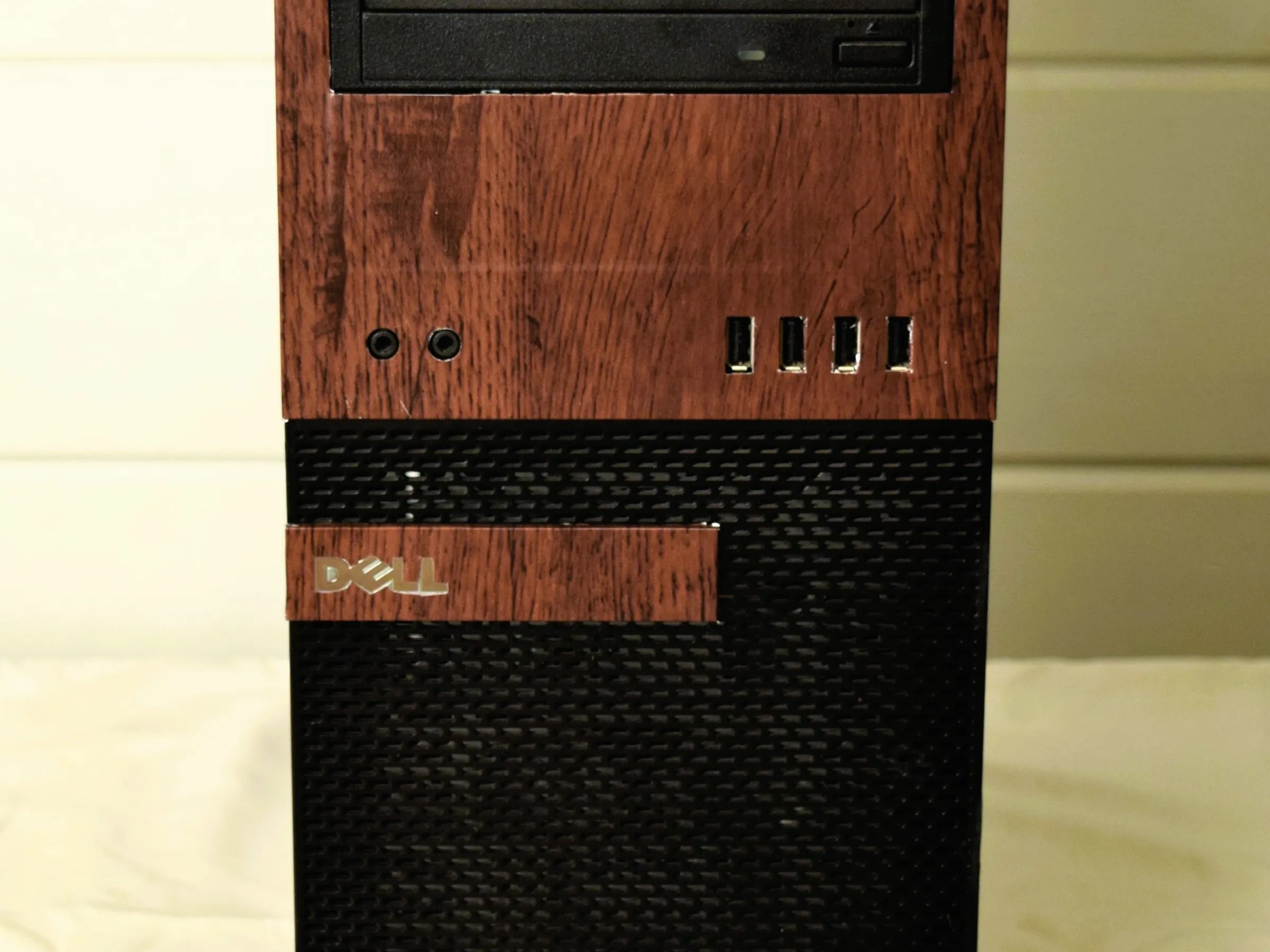 Custom Wood Vinyl Budget E-Sports PC | Nvidia GTX 980ti | 1 TB Storage | Intel i7-4790 CPU