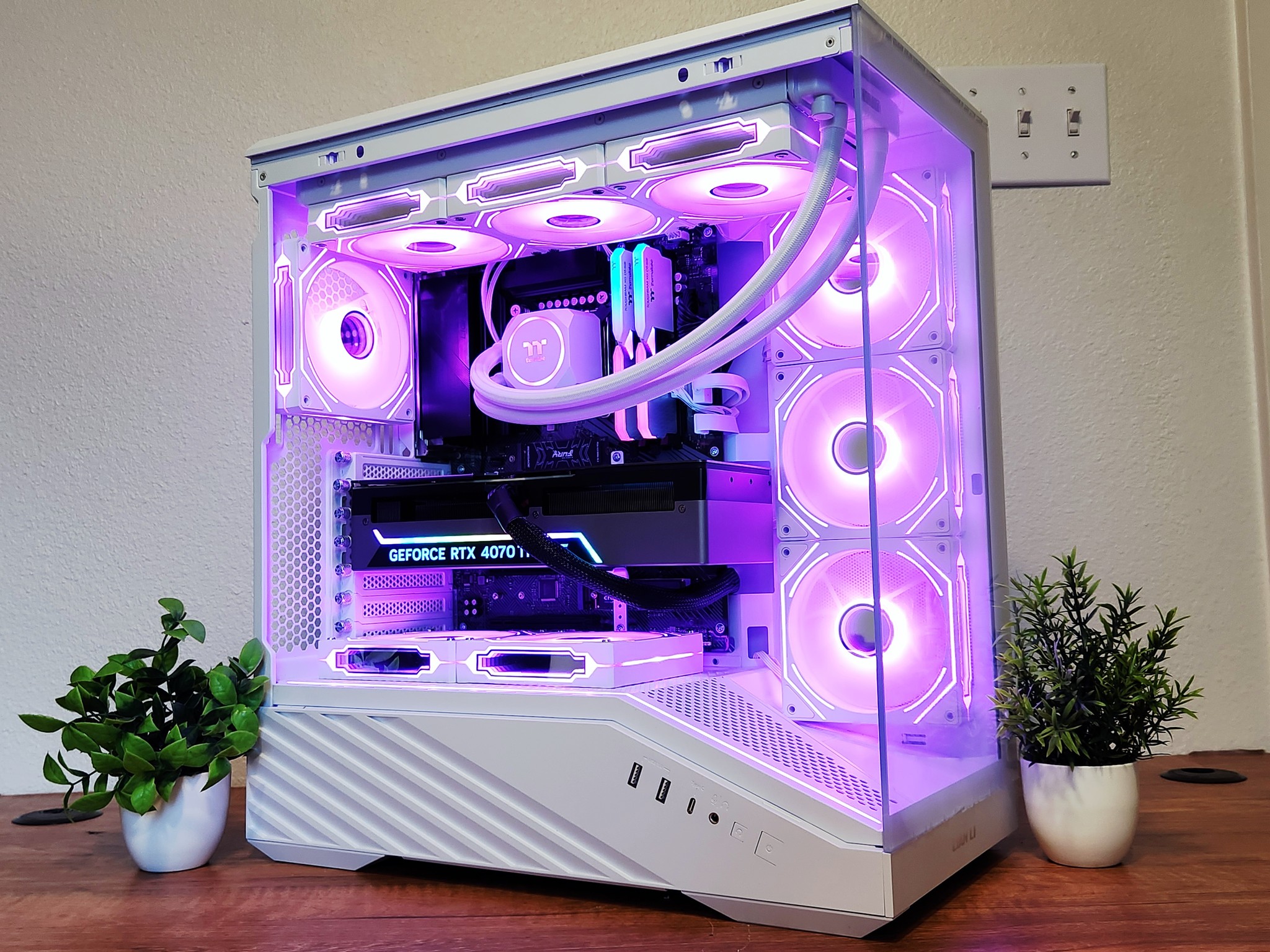 ❄️Arctic Sentinel❄️ | RTX 4070 Ti SUPER | I9-13900KF | 32GB DDR5 | 2TB M.2 | 1200W |WINDOWS 11 PRO