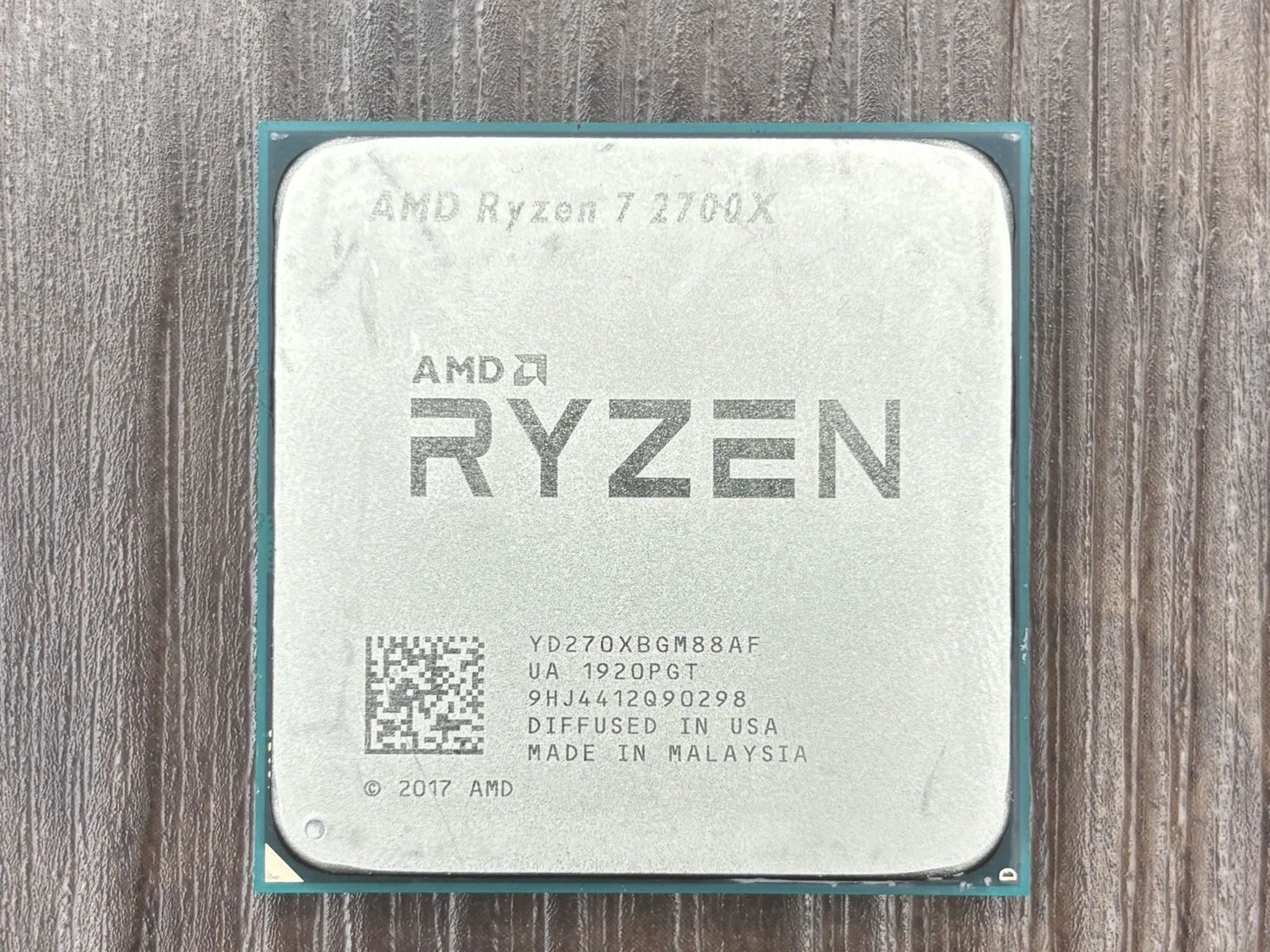 AMD Ryzen 7 2700X Desktop Processor CPU 3.7 GHz 8 Cores Socket AM4