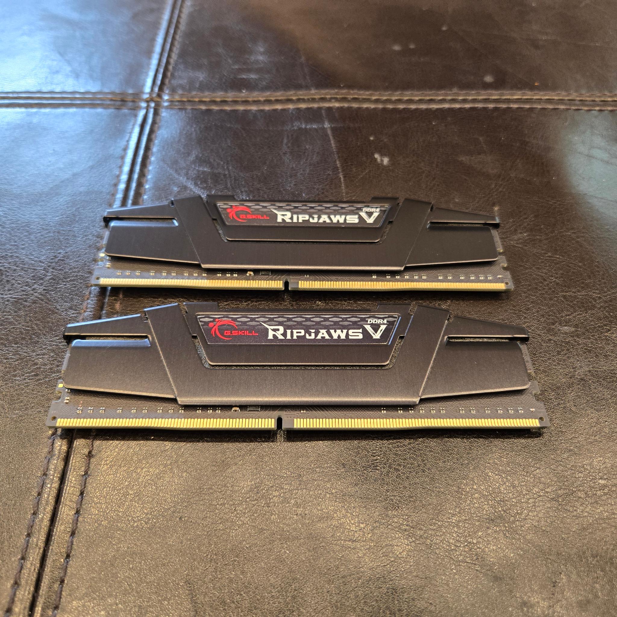 2x8GB DDR4-3200 C16 (G.Skill Ripjaws V) - Used