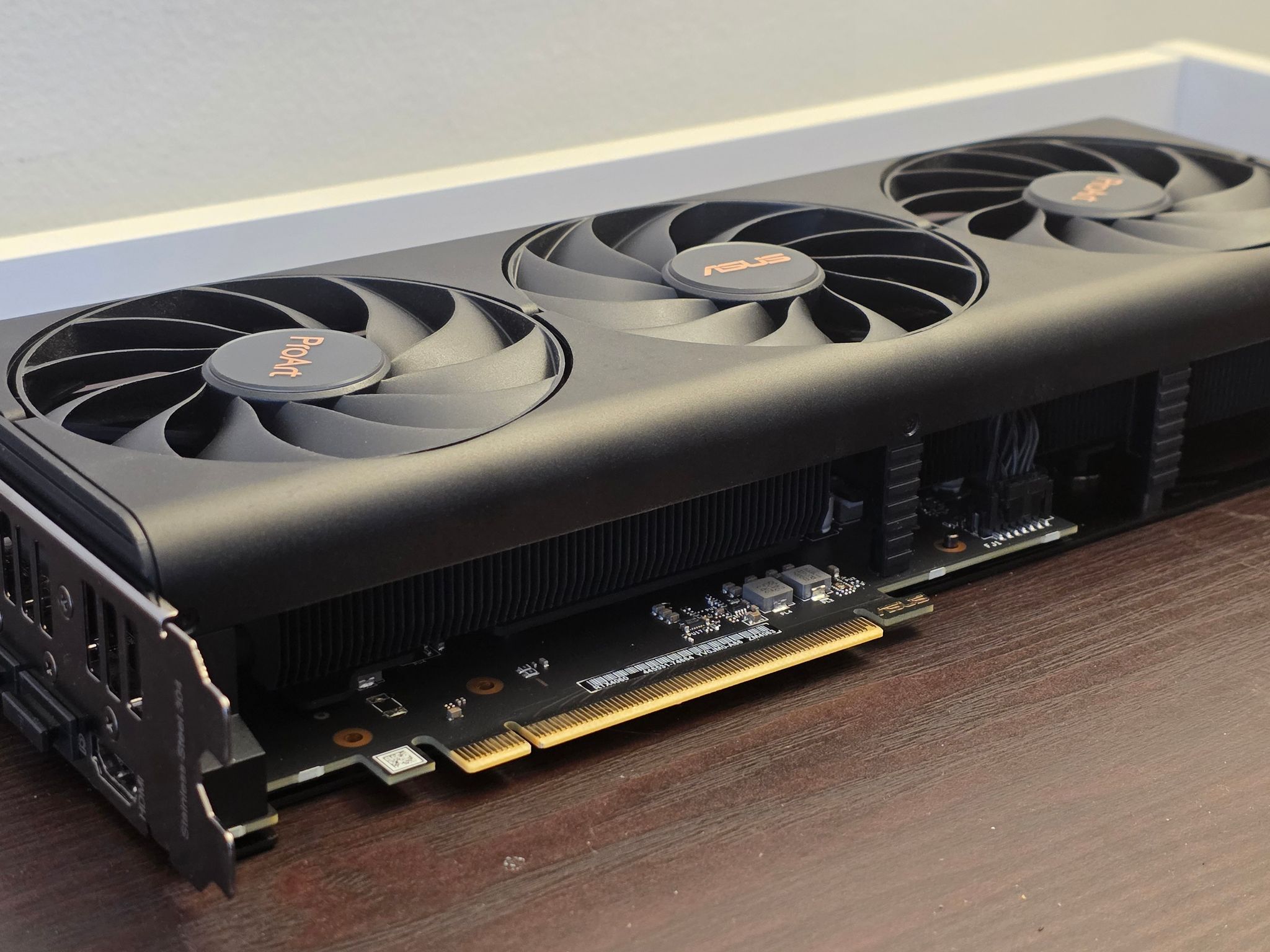 Like-new ASUS ProArt GeForce RTX 4060 OC Edition (8GB GDDR6) — PROART-RTX4060-O8G