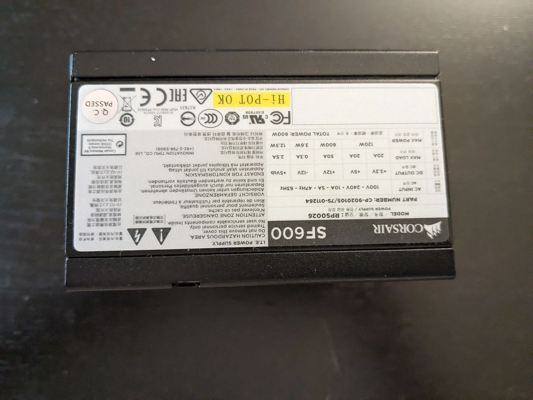 Modular 600-Watt Small Form Factor Power Supply Corsair SF600 80 PLUS® Gold Certified