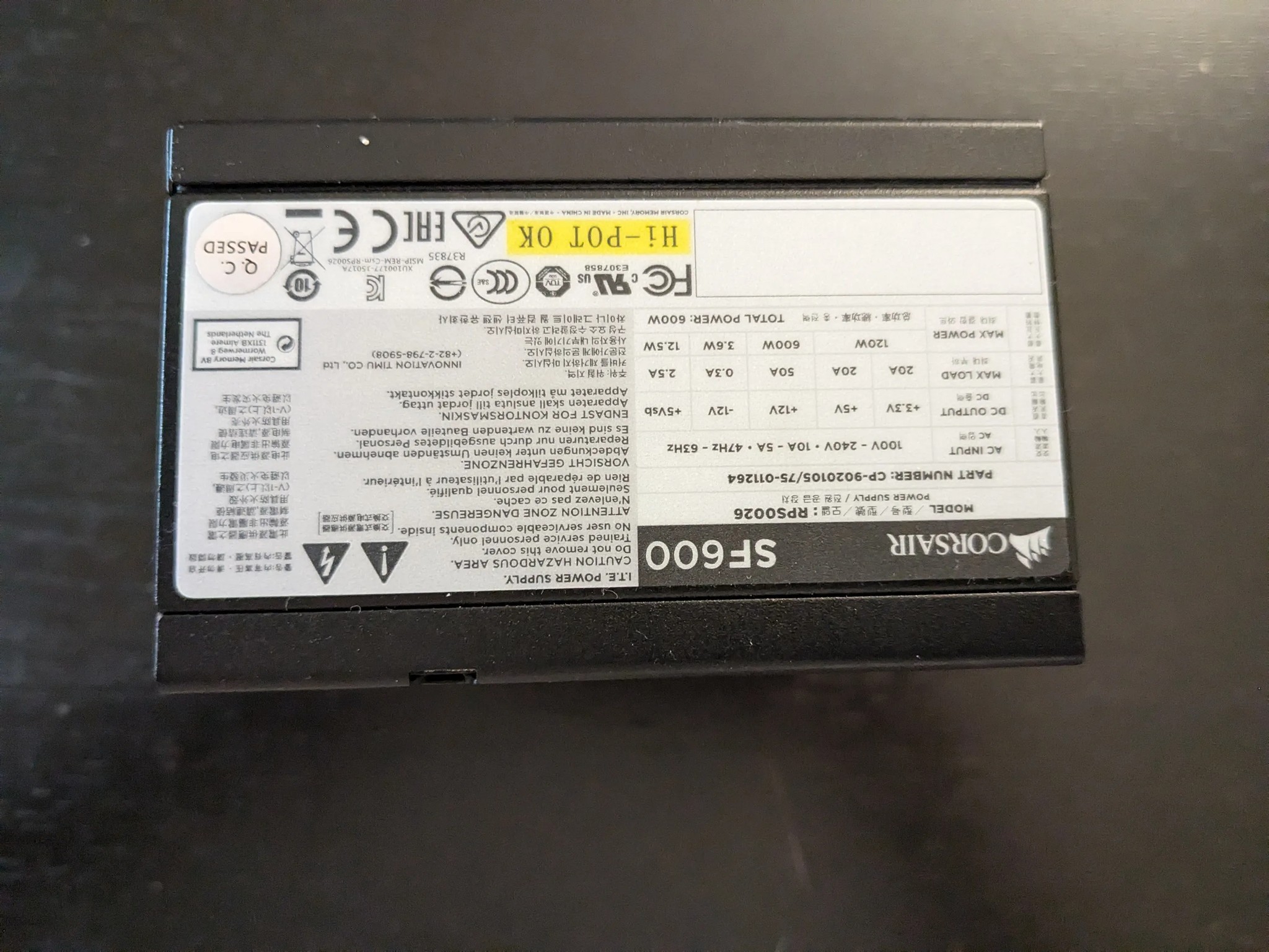 Modular 600-Watt Small Form Factor Power Supply Corsair SF600 80 PLUS® Gold Certified